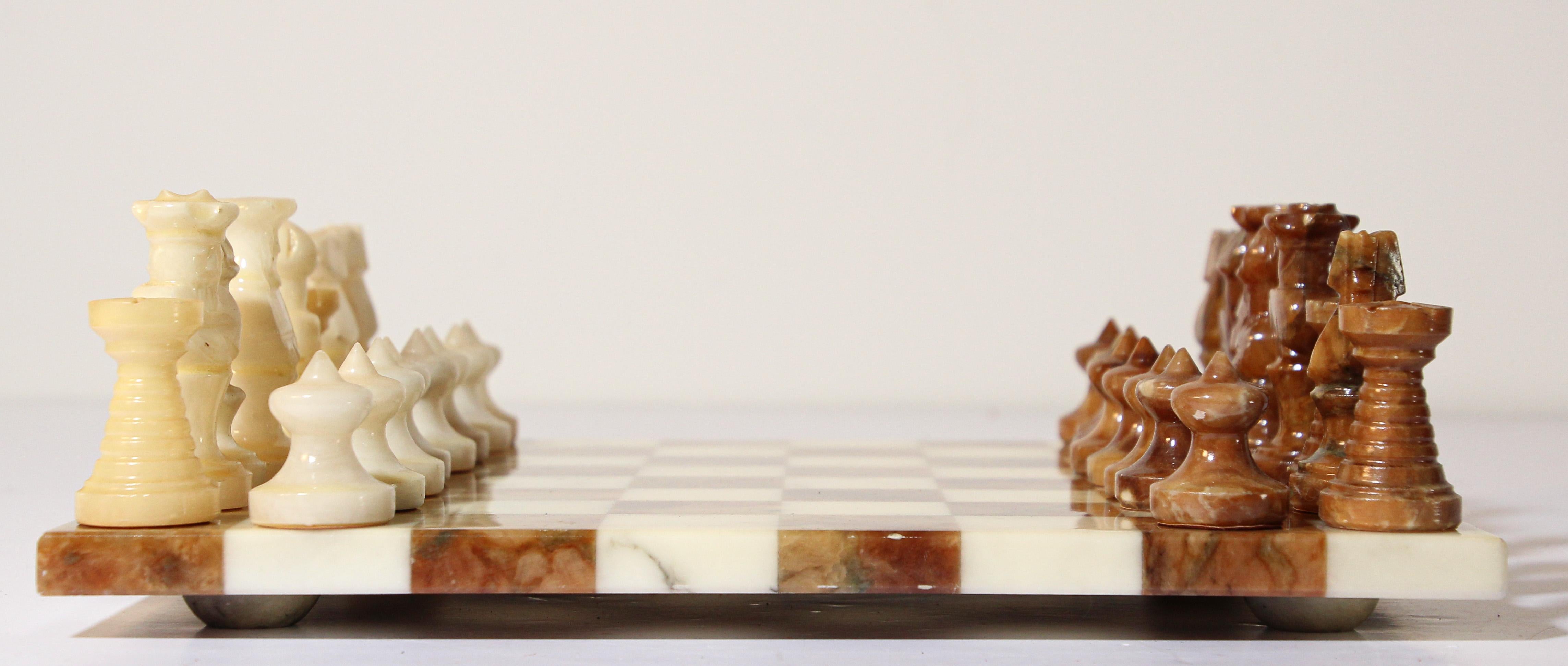 Vintage Italian Chess Board with Alabaster Carved Pieces 4