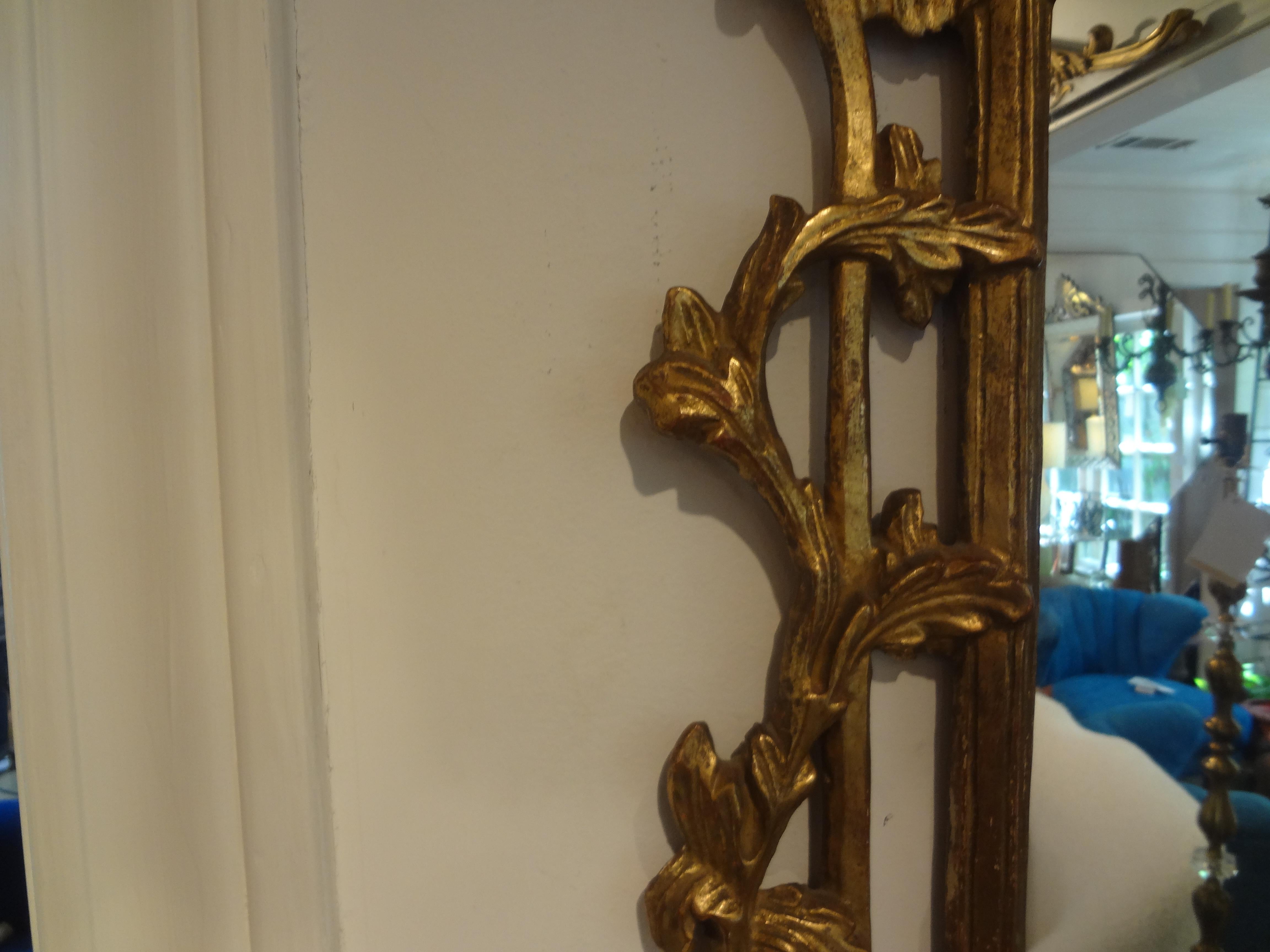 Vintage Italian Chinese Chippendale Style Carved Giltwood Pagoda Mirror For Sale 1