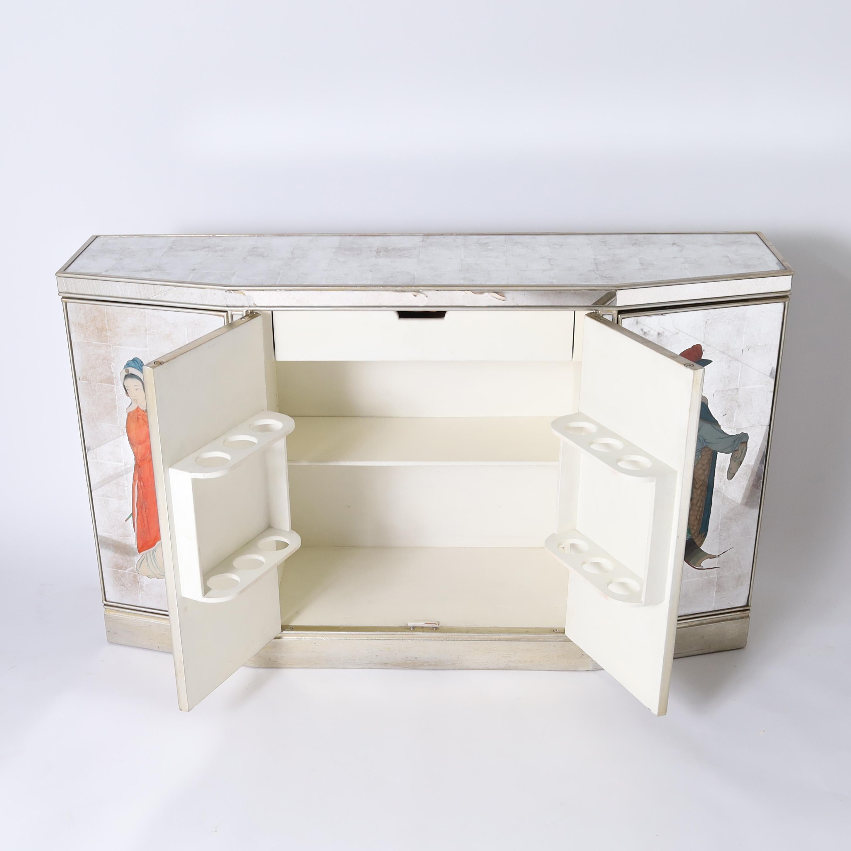 Vintage Chinoiserie italienne Eglomise Mirrored Cabinet, Sideboard or Bar en vente 4
