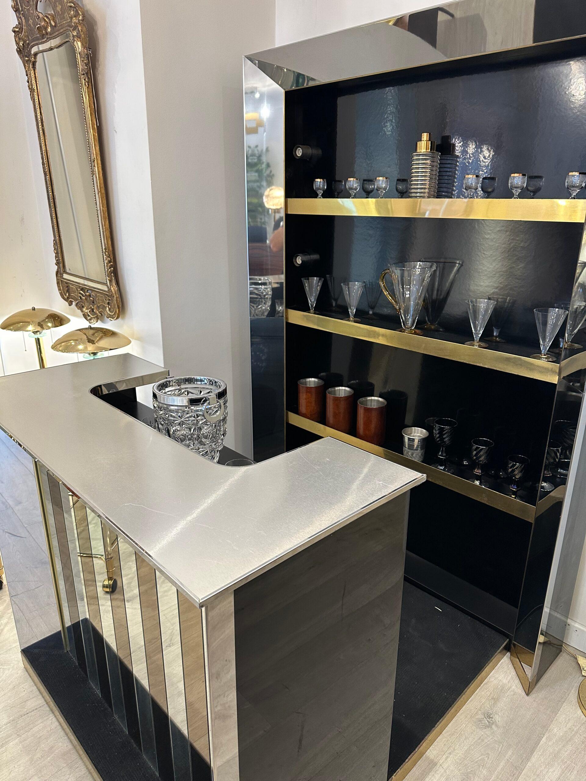 Vintage Italian Chrome and Brass Bar Cabinet (Ende des 20. Jahrhunderts) im Angebot