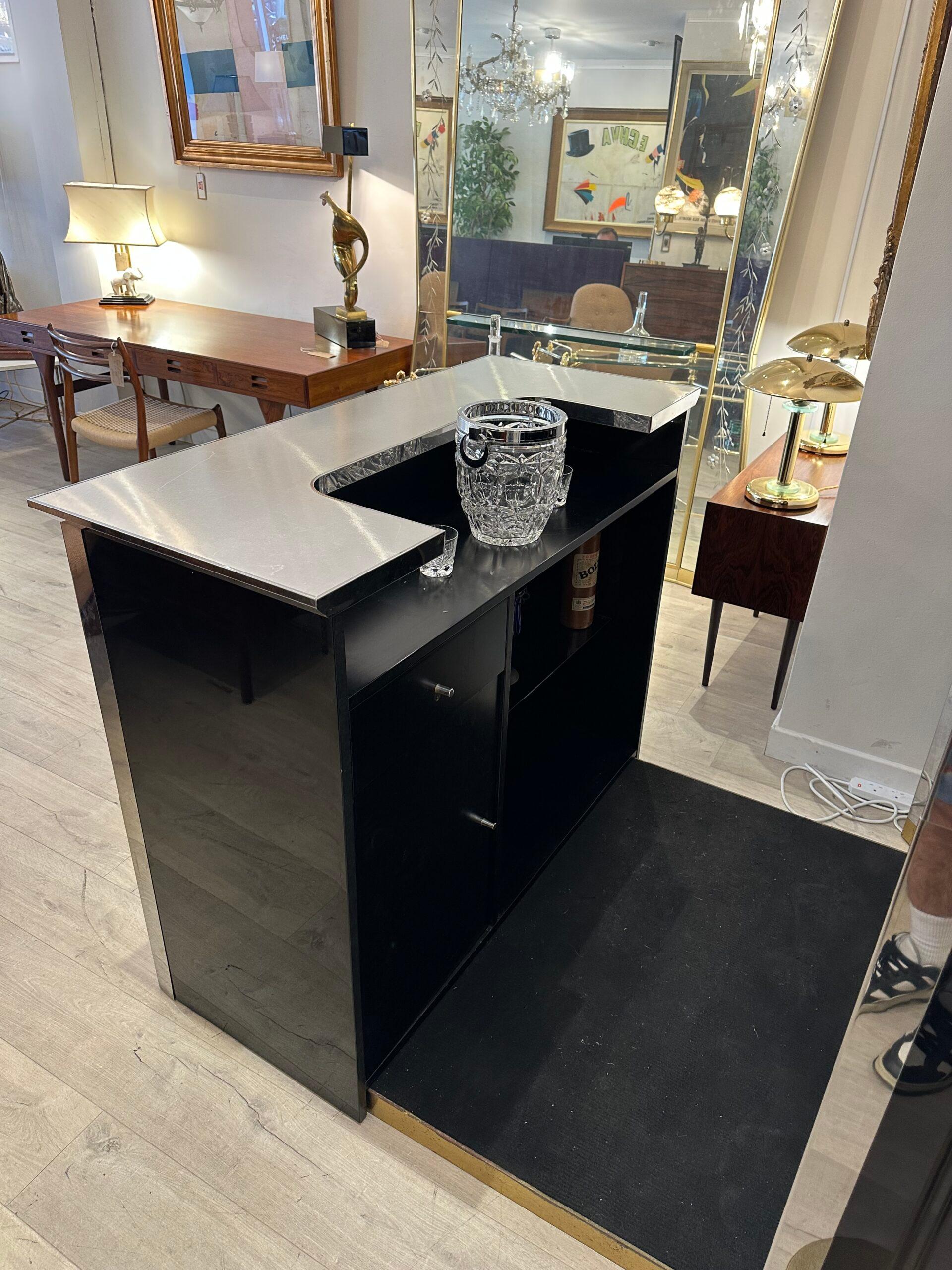 Vintage Italian Chrome and Brass Bar Cabinet (Messing) im Angebot