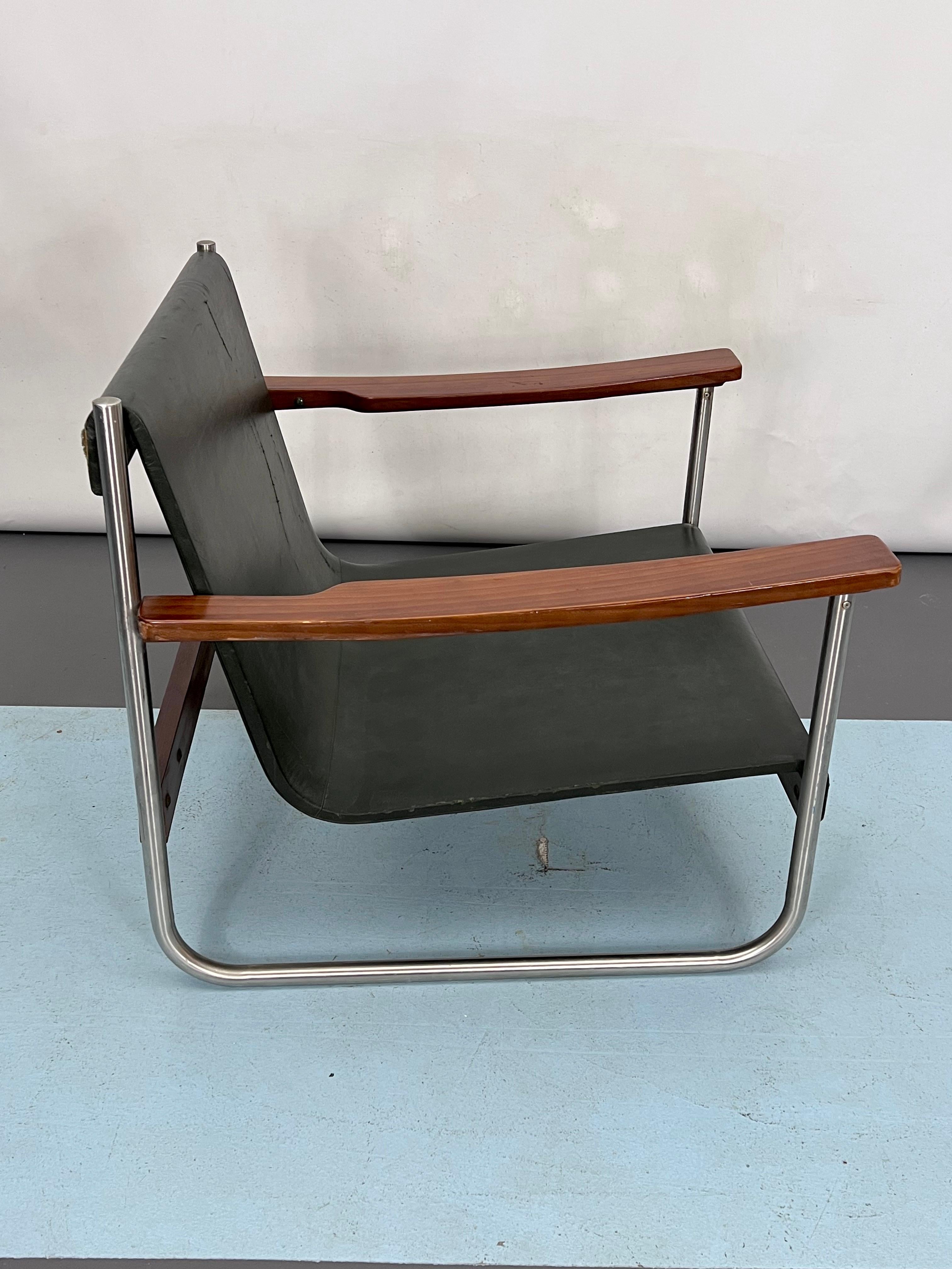 Vintage Italian chrome and leather Lounge chair from 60s In Fair Condition For Sale In Catania, CT