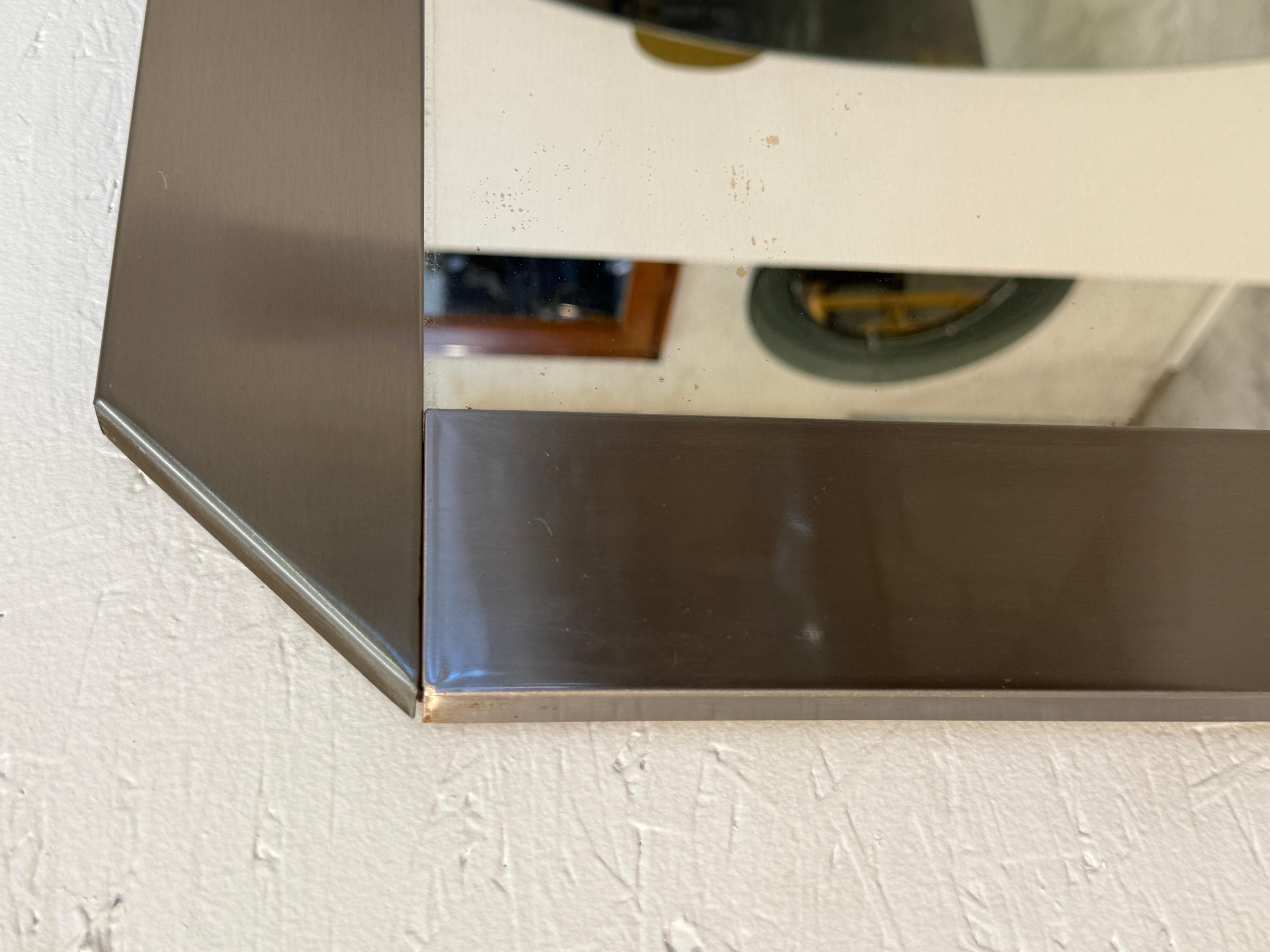 Miroir mural vintage italien encadré de chrome Bon état - En vente à Los Angeles, CA