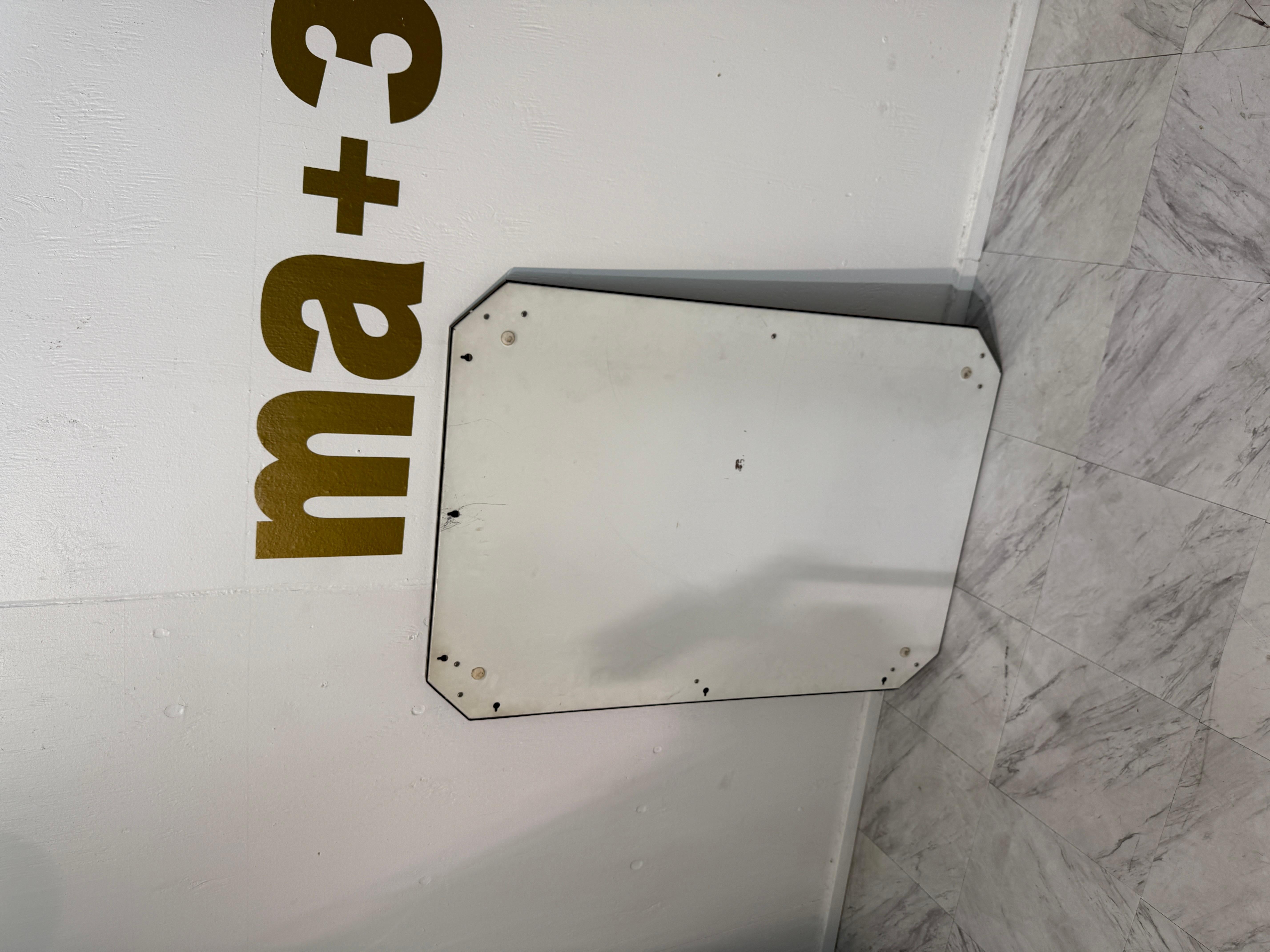 Miroir mural vintage italien encadré de chrome en vente 2