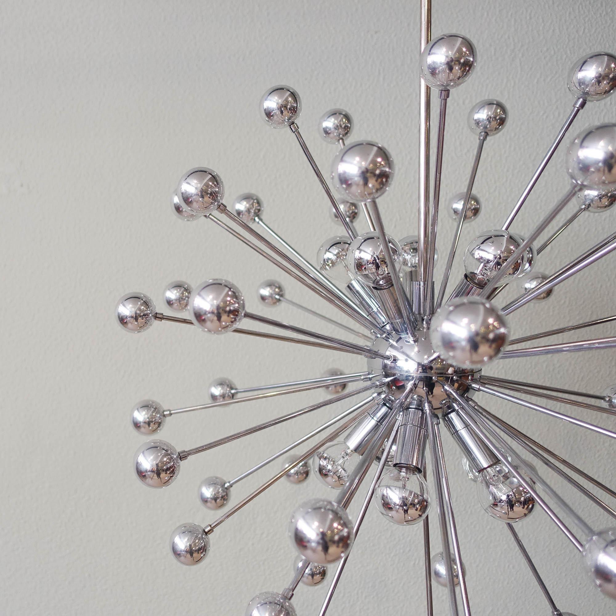 Vintage Italian Chromed Steel Sputnik Ceiling Lamp, 1970s In Good Condition For Sale In Lisboa, PT