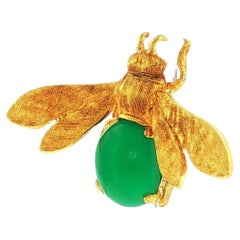 Vintage Italian Chrysoprase and 18K Yellow Gold Textured Bee