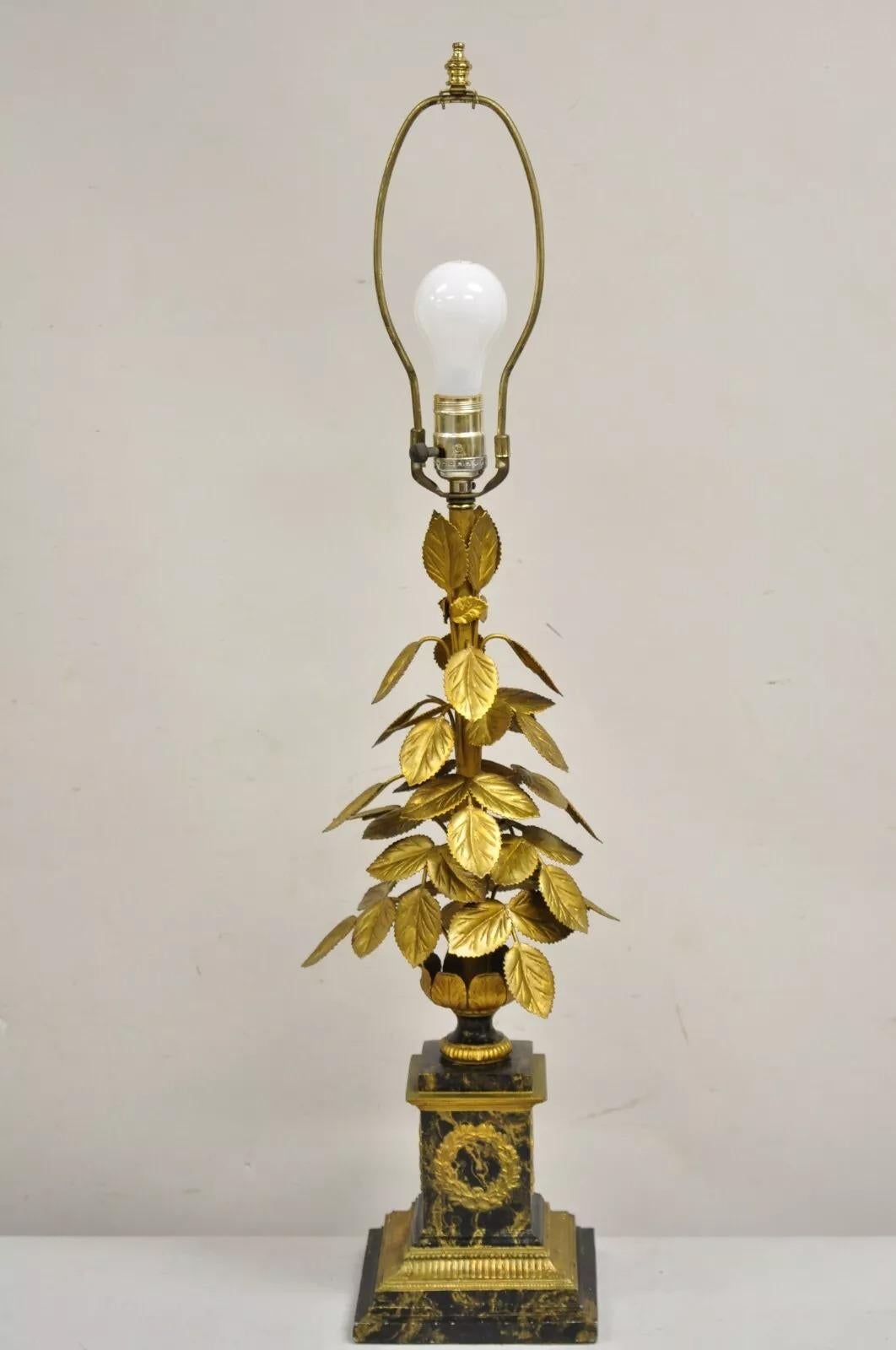 Vintage Italian Classical Leafy Foliate Gold Gilt Wreath Metal Table Lamp For Sale 5