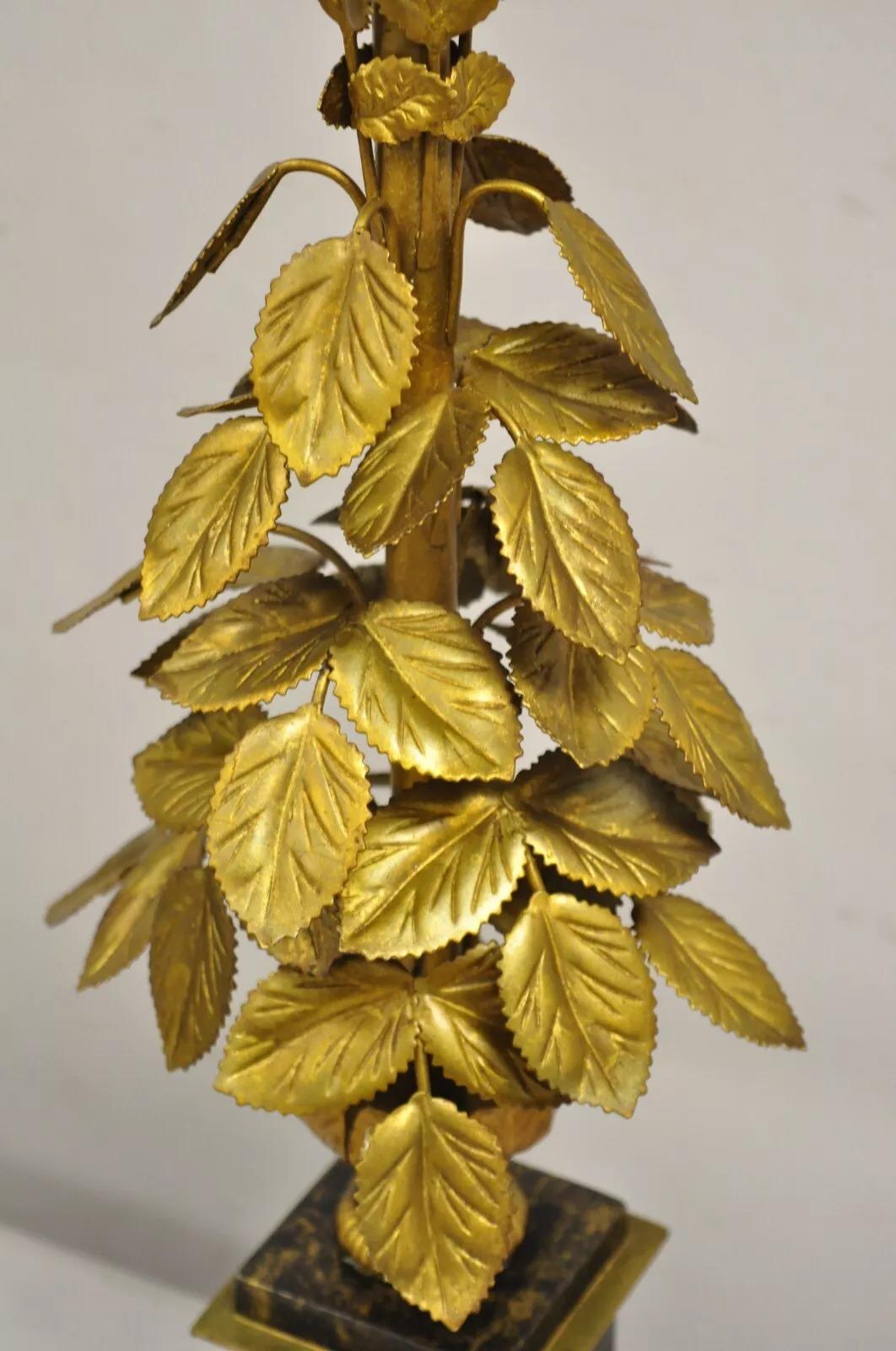 Vintage Italian Classical Leafy Foliate Gold Gilt Wreath Metal Table Lamp For Sale 2