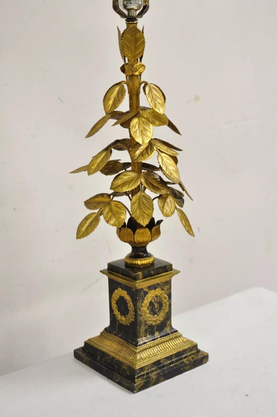 Vintage Italian Classical Leafy Foliate Gold Gilt Wreath Metal Table Lamp For Sale 3