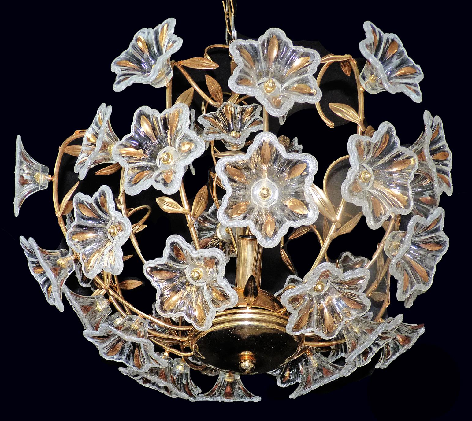Vintage Italian Clear Gilt Murano Art Glass Flower Bouquet Venini Chandelier In Excellent Condition In Coimbra, PT