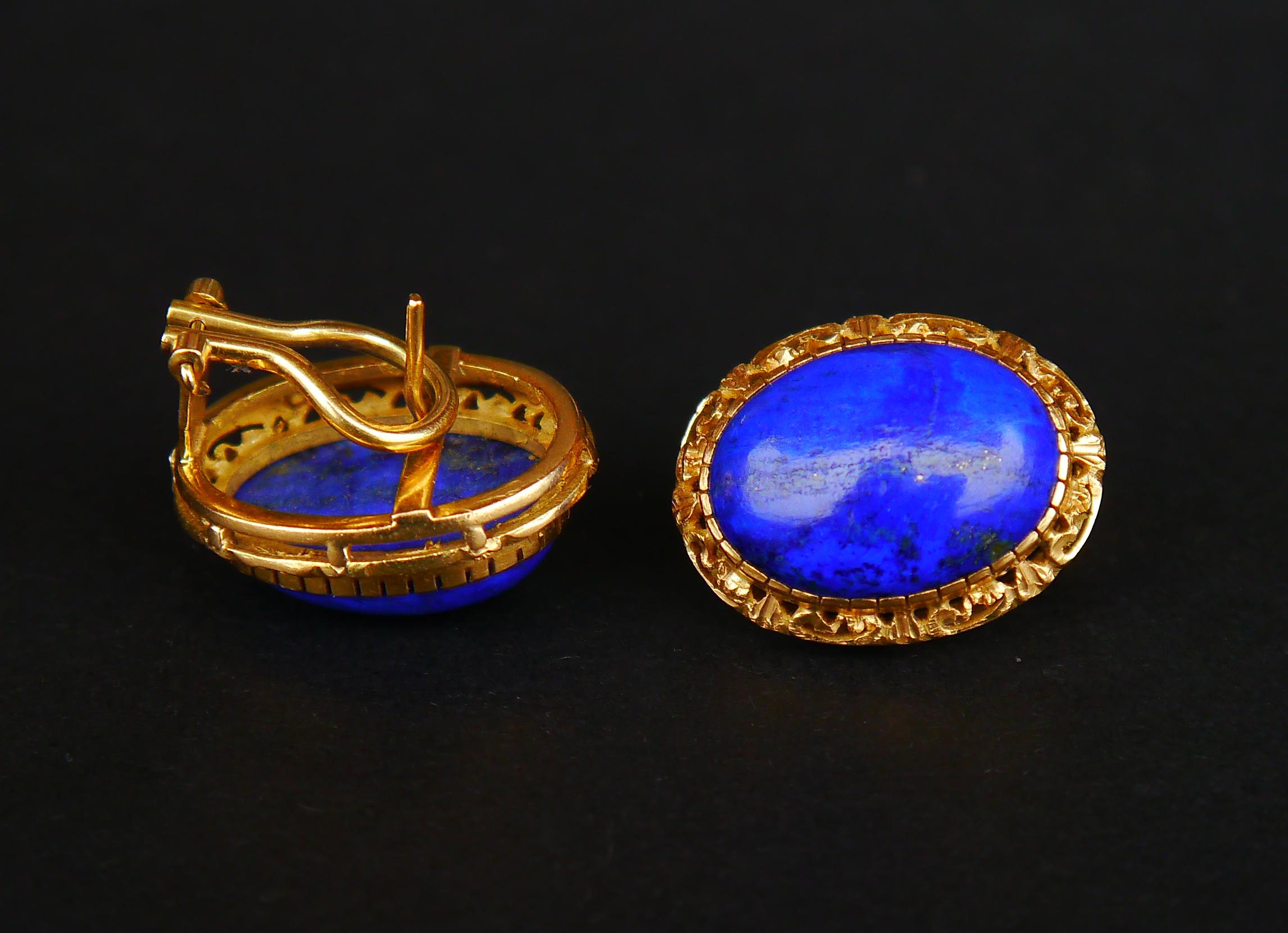 Vintage Italian Clips Earrings 25ctw natural Lapis Lazuli solid 18K Gold / 14 gr For Sale 3