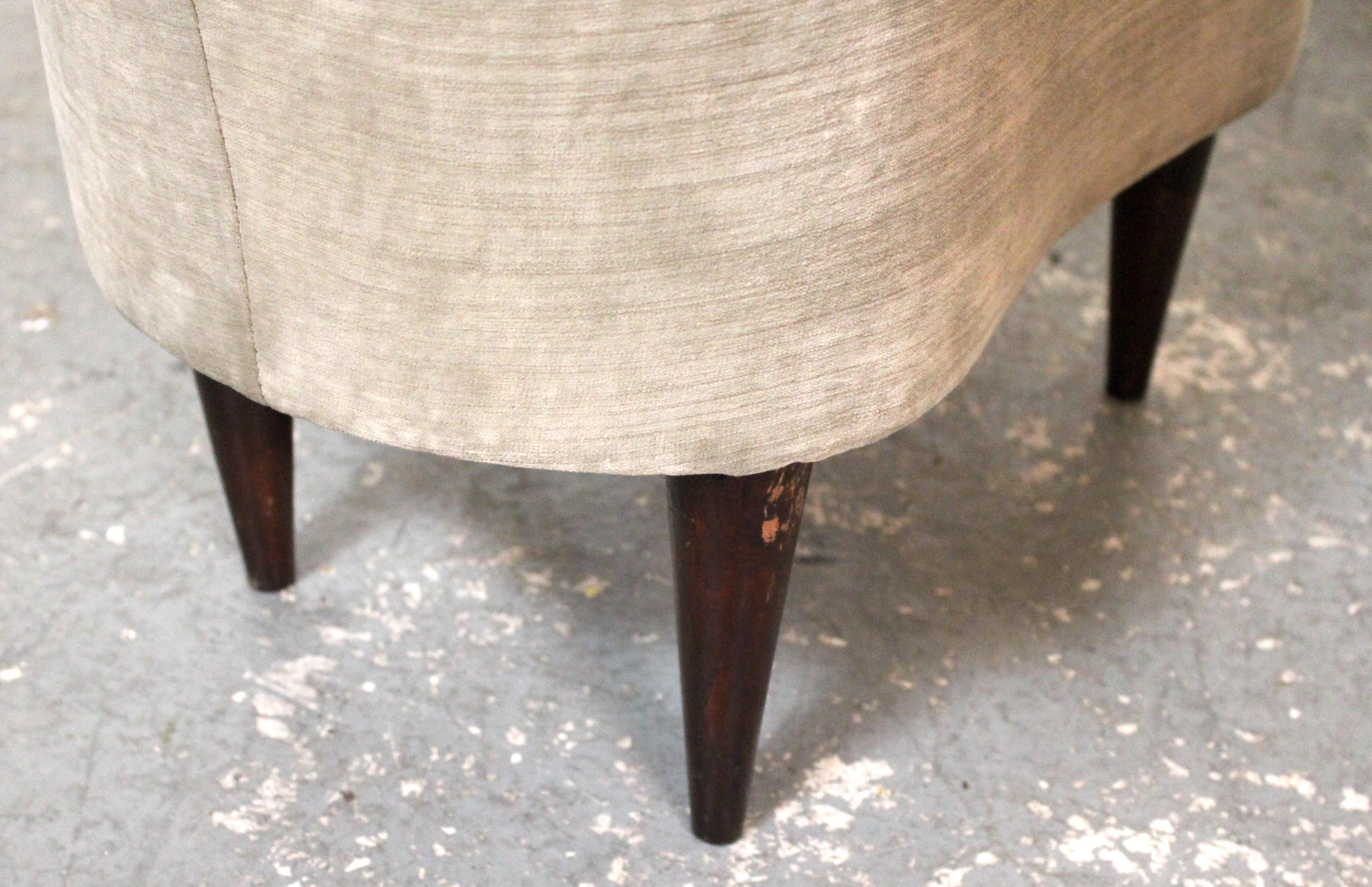 Vintage Italian Club Chair & Ottoman Attribué à Ico Parisi en vente 10