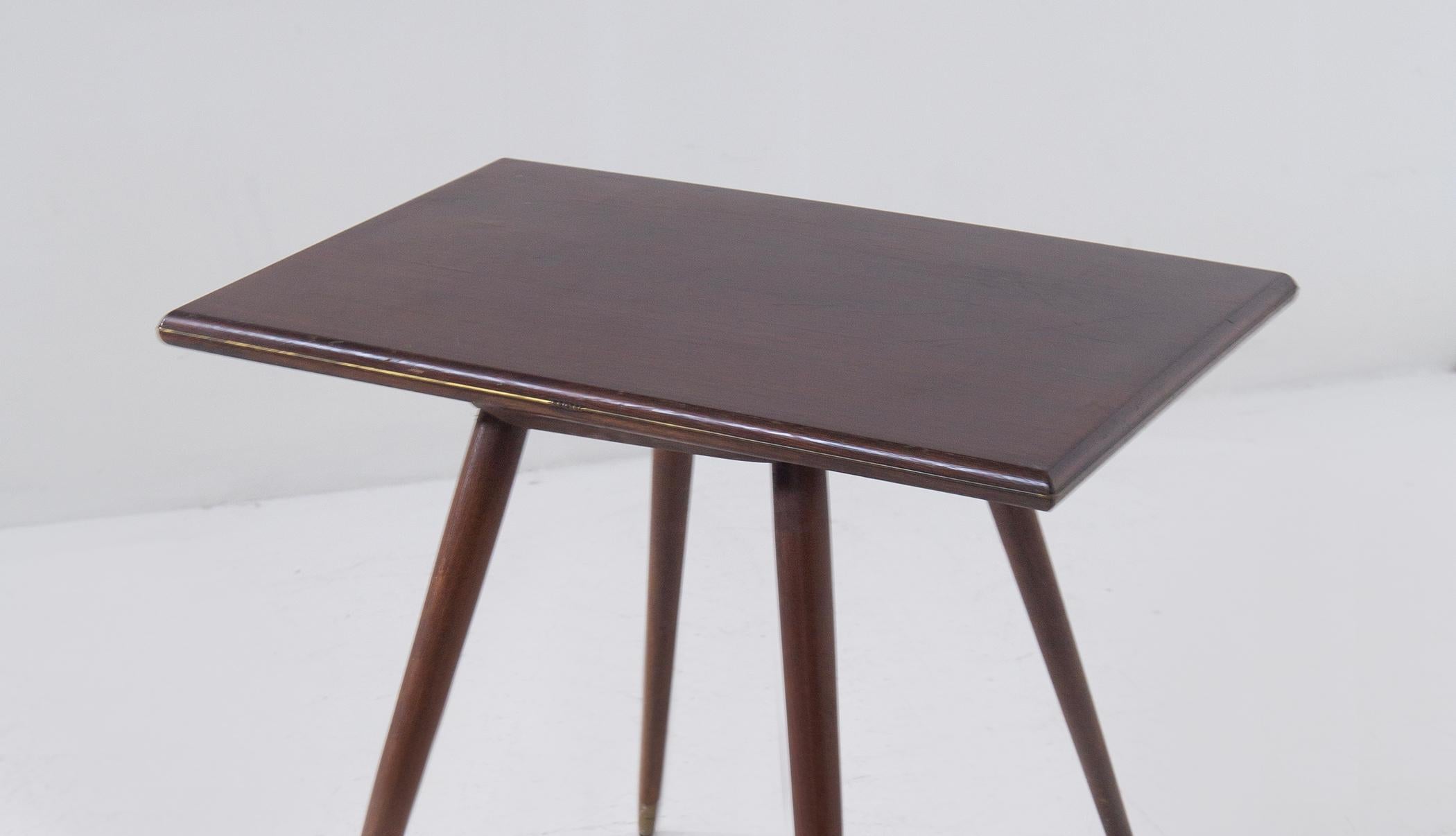 Mesa de centro italiana vintage con pies de latón Latón en venta