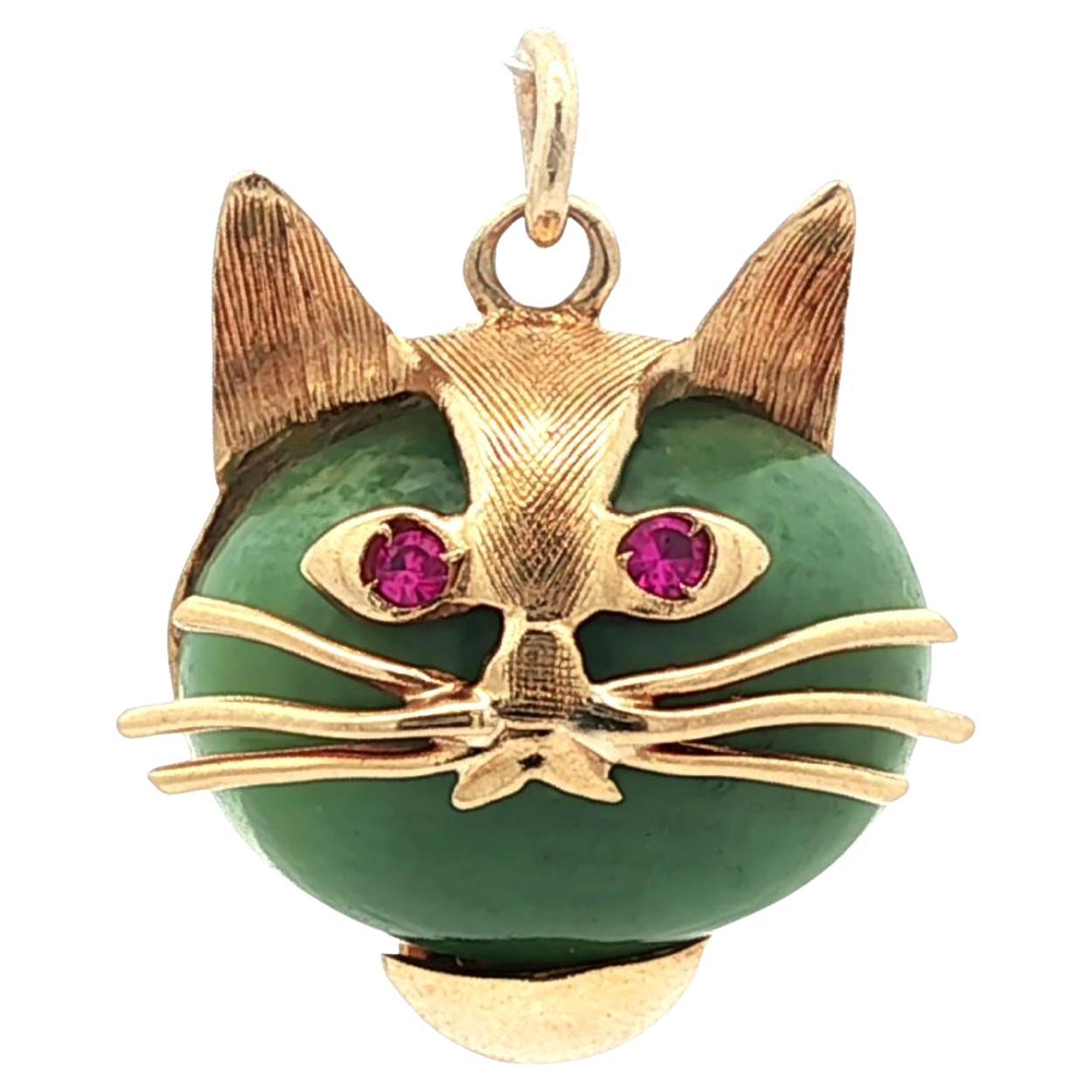Vintage Italian Collectible 18k Yellow Gold Green Stone & Ruby Cat's Head Charm (breloque tête de chat)
