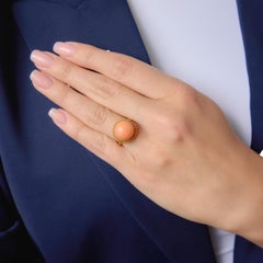 Vintage Italian coral 18k yellow gold ring