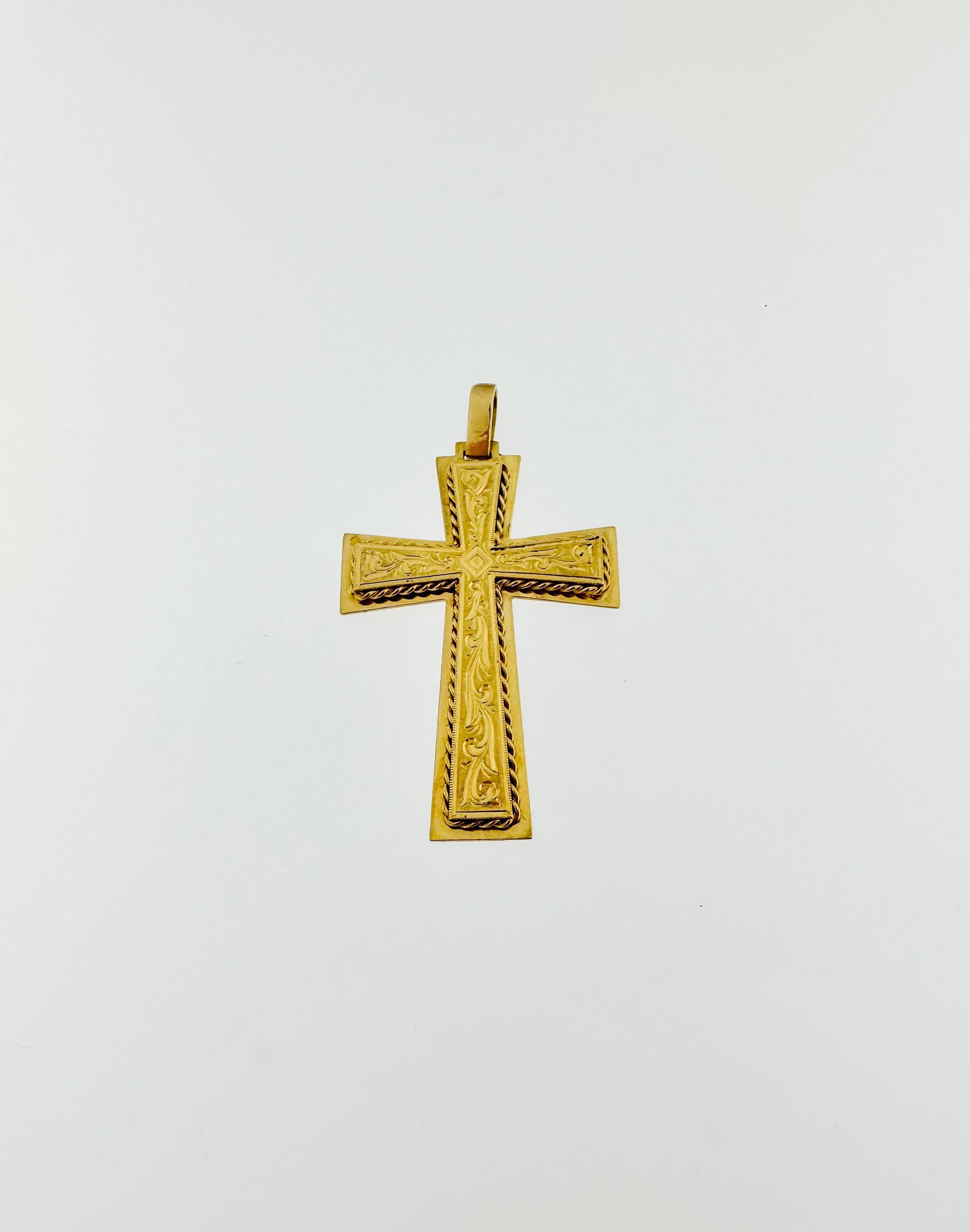 Contemporary Vintage Italian Cross 18kt Yellow Gold Flowers Carved For Sale