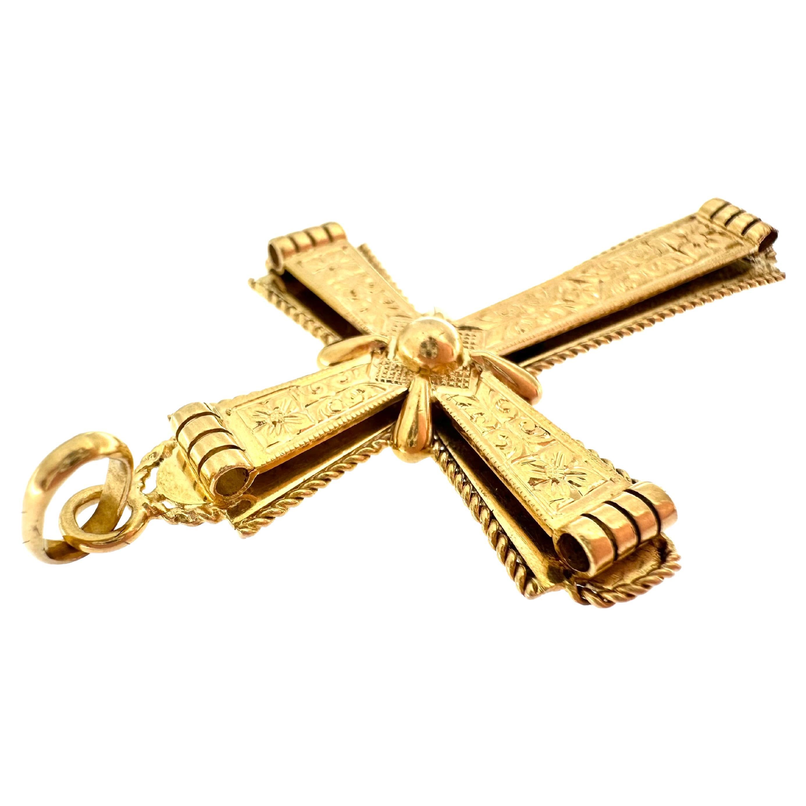 Vintage Italian Cross 18kt Yellow Gold  For Sale