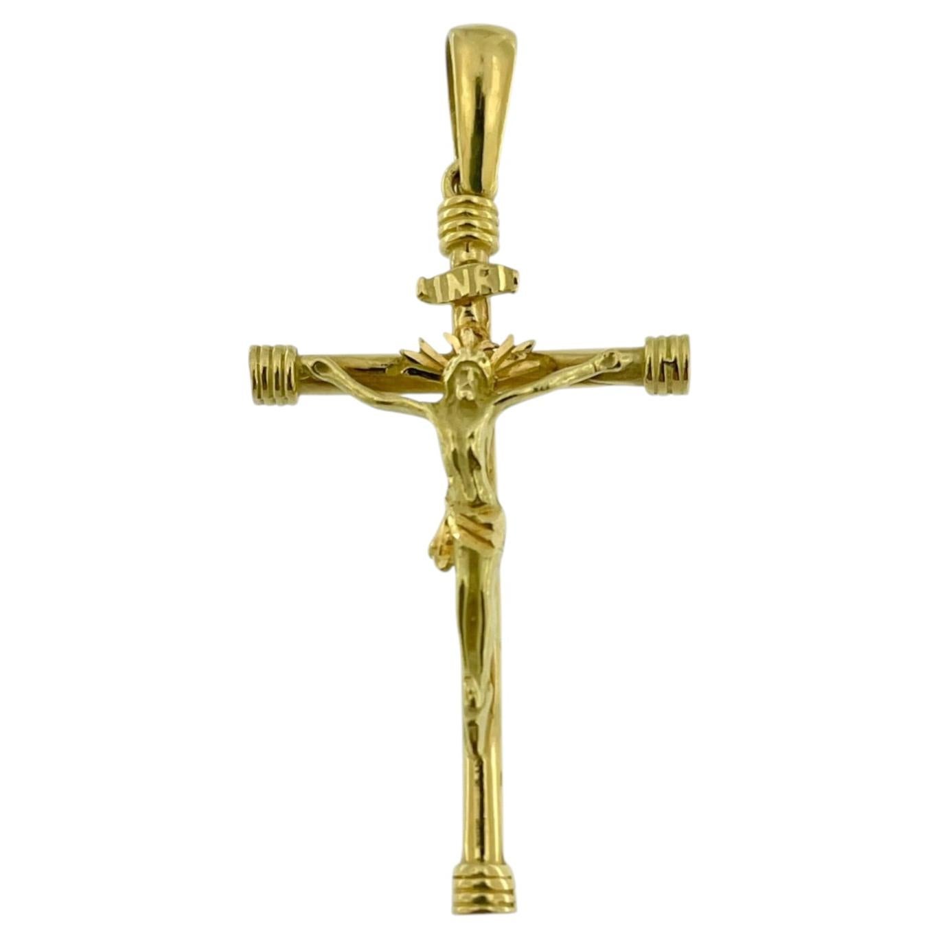 Vintage Italian Crucifix 18 karat Yellow Gold Chapiteau Ends