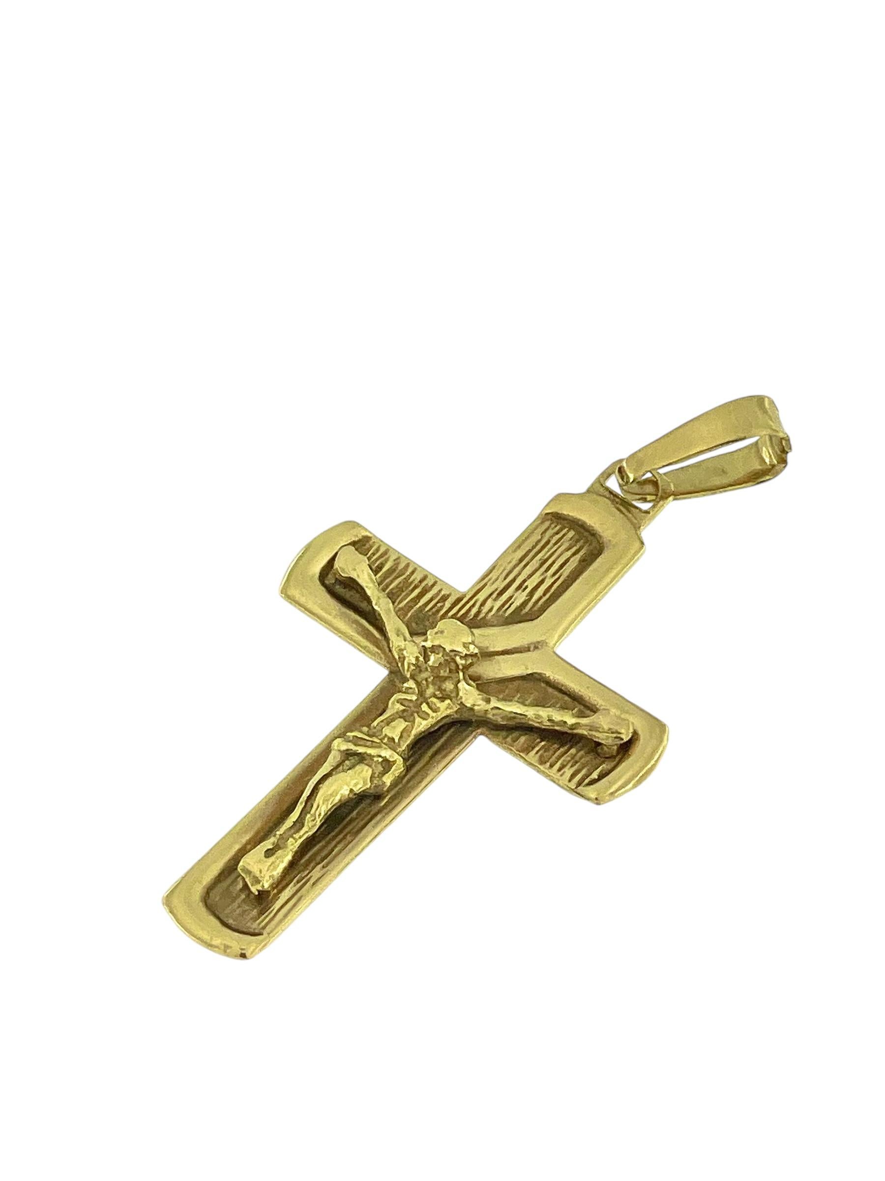 Crucifijo italiano vintage de oro amarillo de 18 quilates en Bueno estado para la venta en Esch sur Alzette, Esch-sur-Alzette