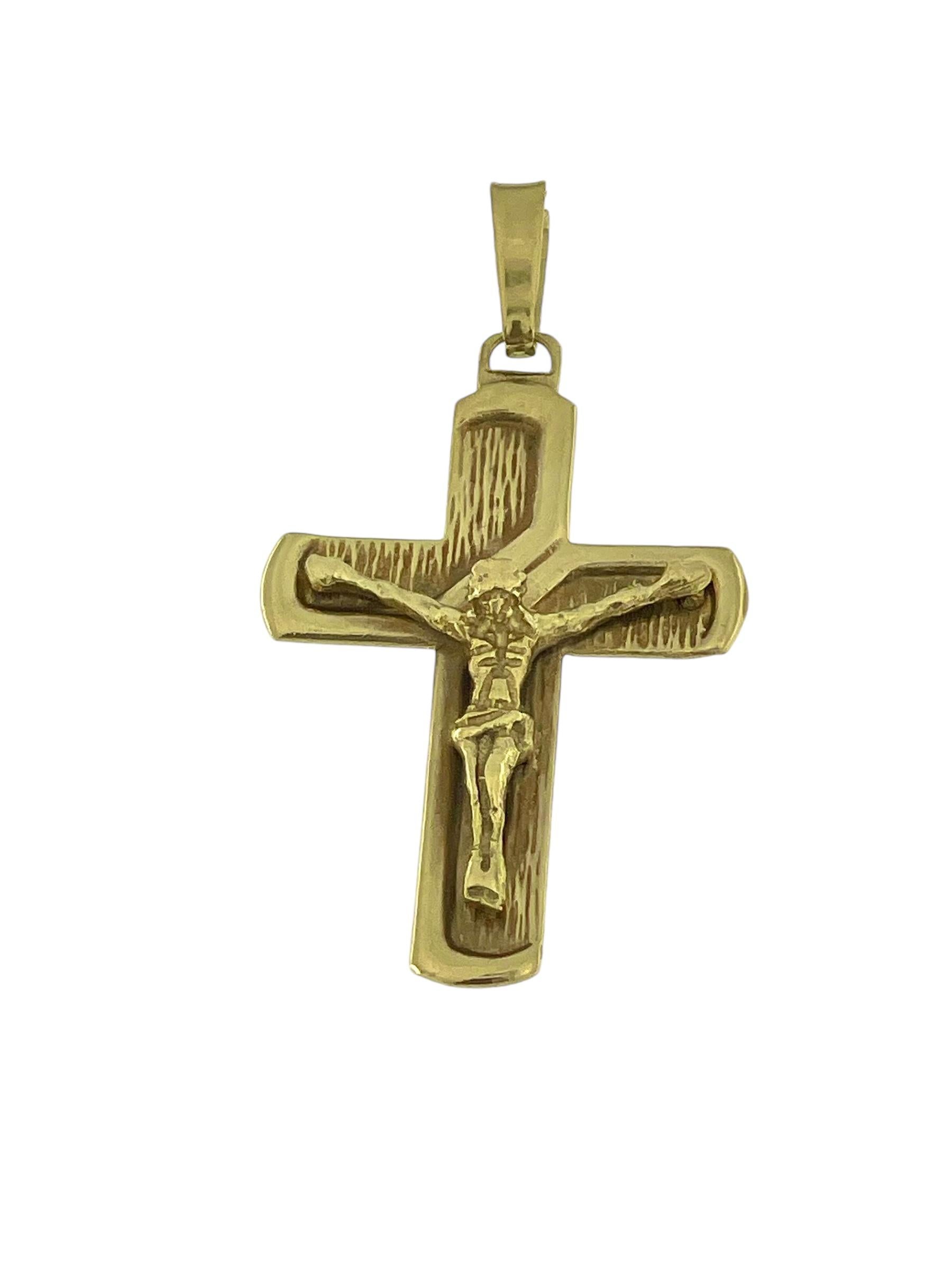 Femenino o masculino Crucifijo italiano vintage de oro amarillo de 18 quilates en venta
