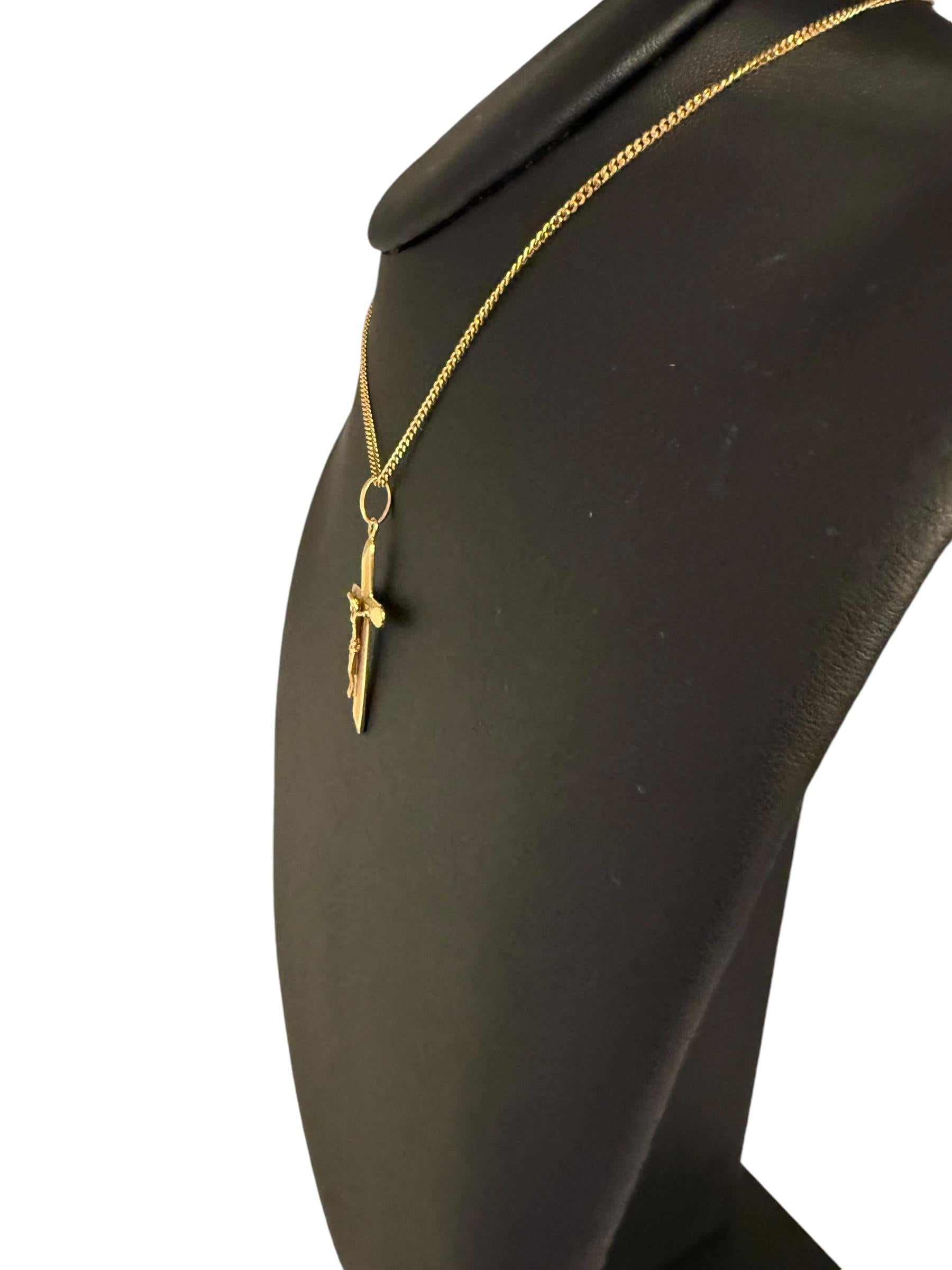 Vintage Italian Crucifix 18kt Yellow Gold For Sale 5
