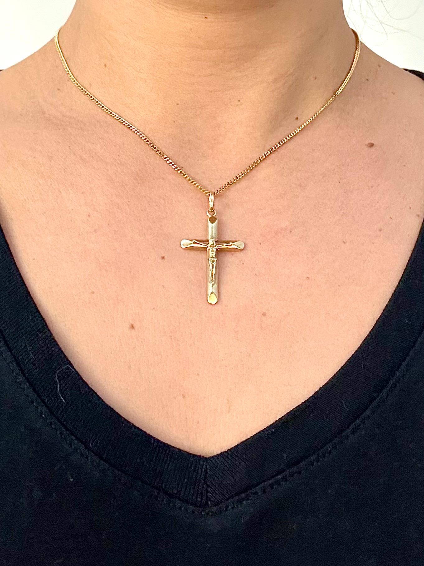 Vintage Italian Crucifix 18kt Yellow Gold For Sale 6