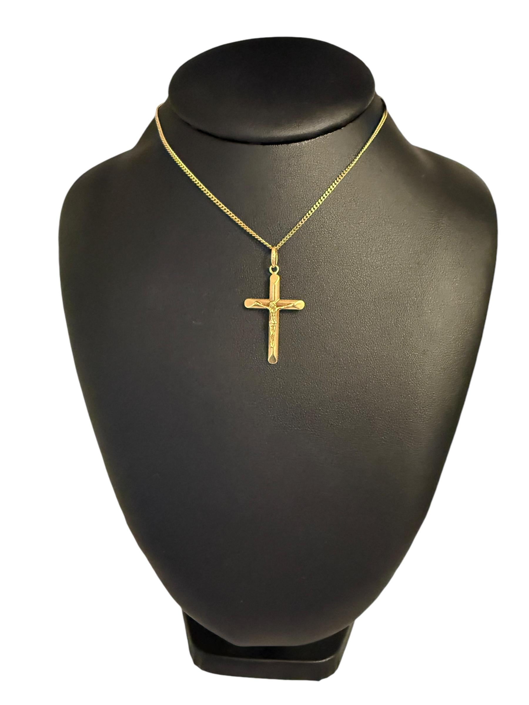 Vintage Italian Crucifix 18kt Yellow Gold For Sale 7