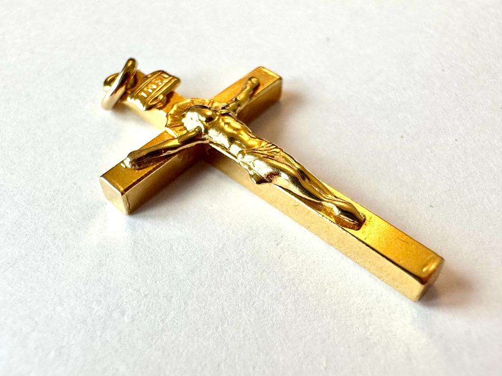 18k gold crucifix