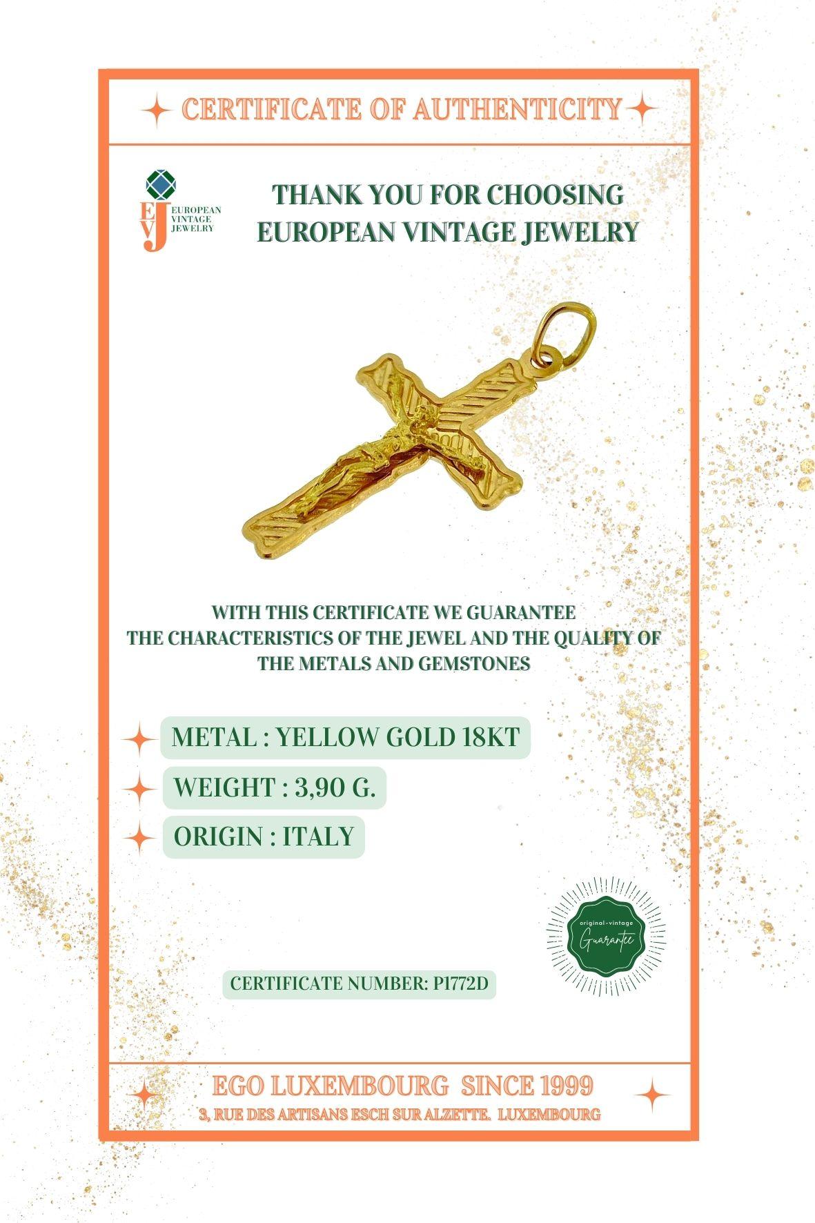Vintage Italian Crucifix Yellow Gold 4