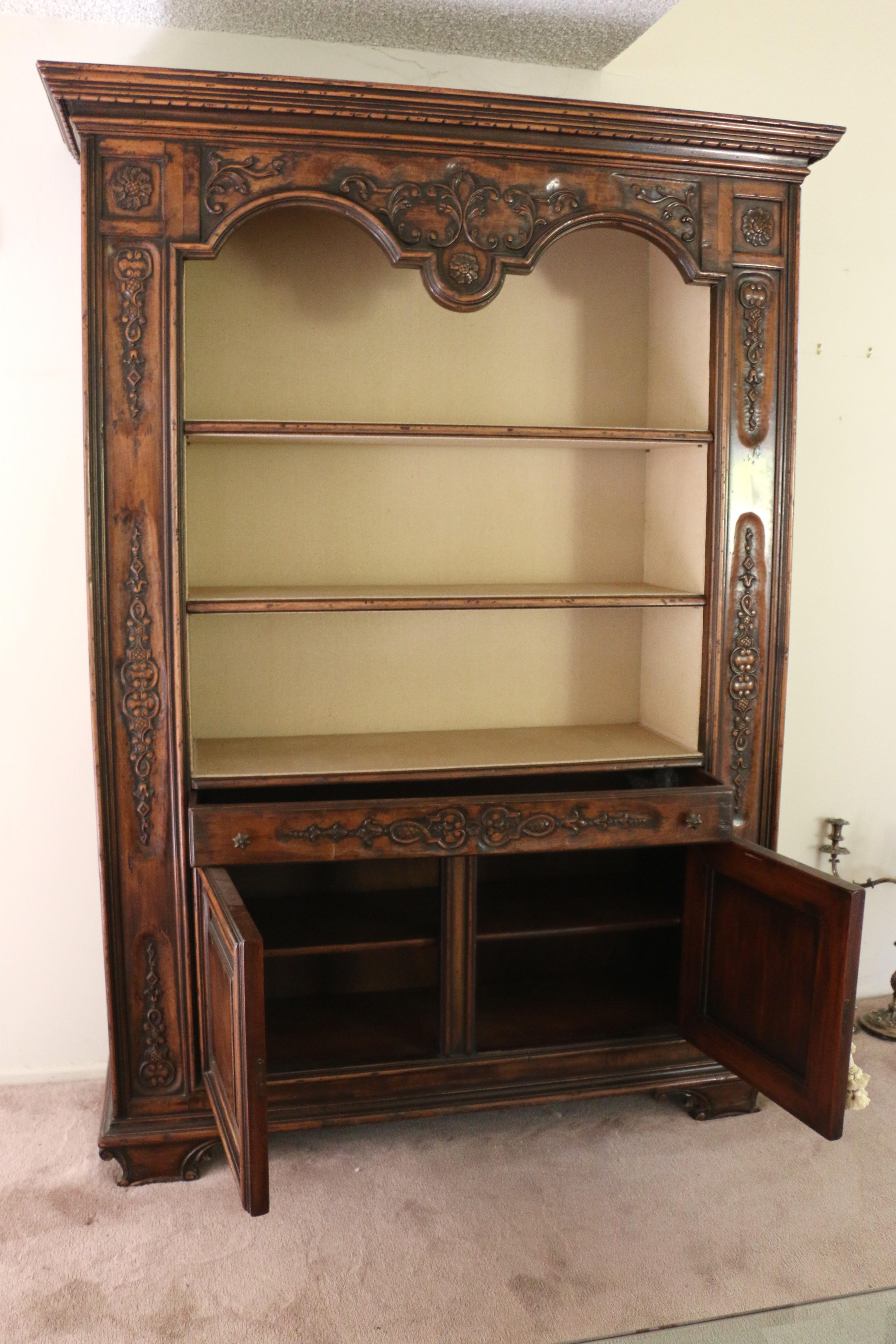Milieu du XXe siècle Cabinet de curiosité italien vintage, années 1930 en vente