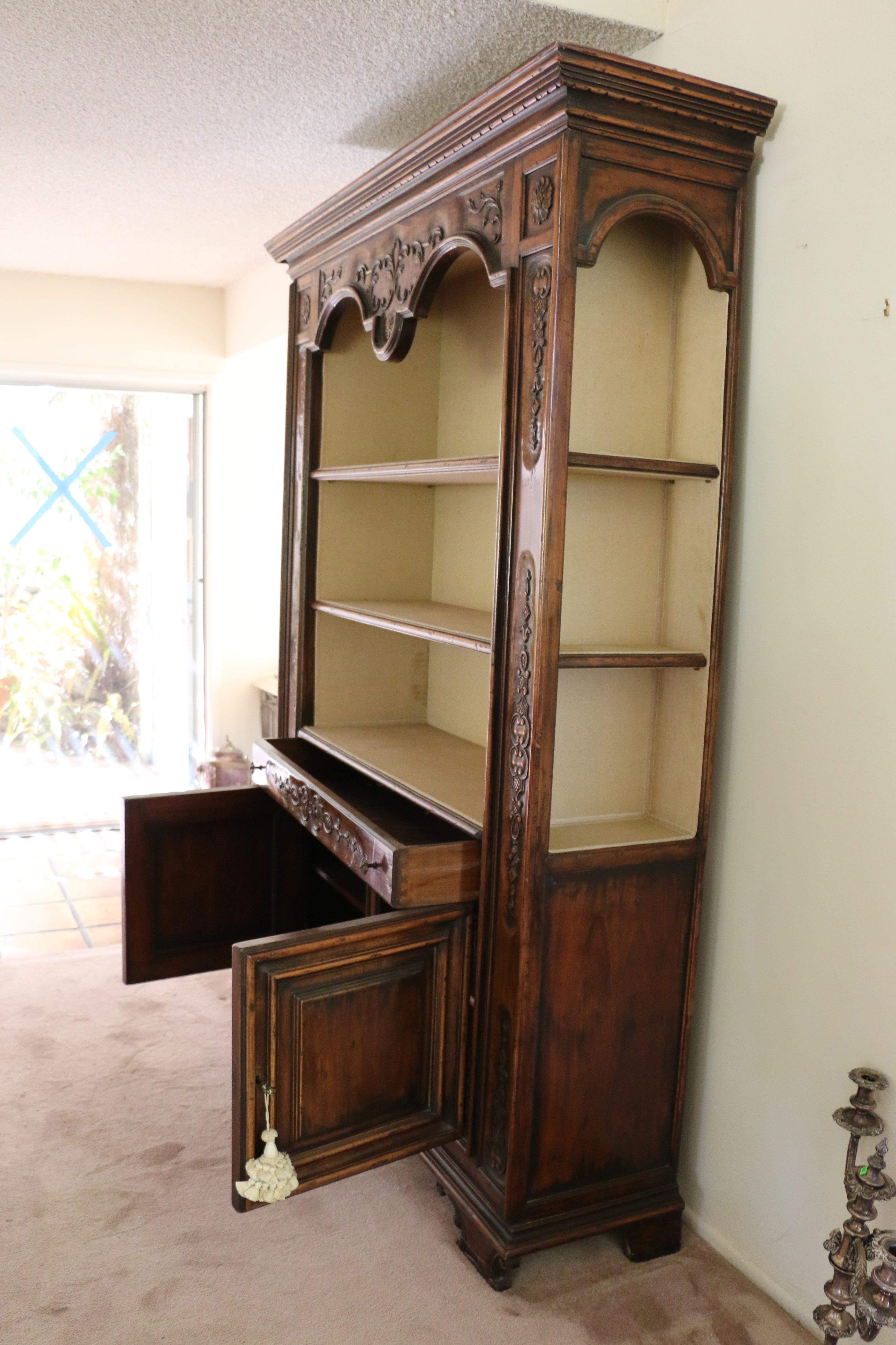 Bois Cabinet de curiosité italien vintage, années 1930 en vente