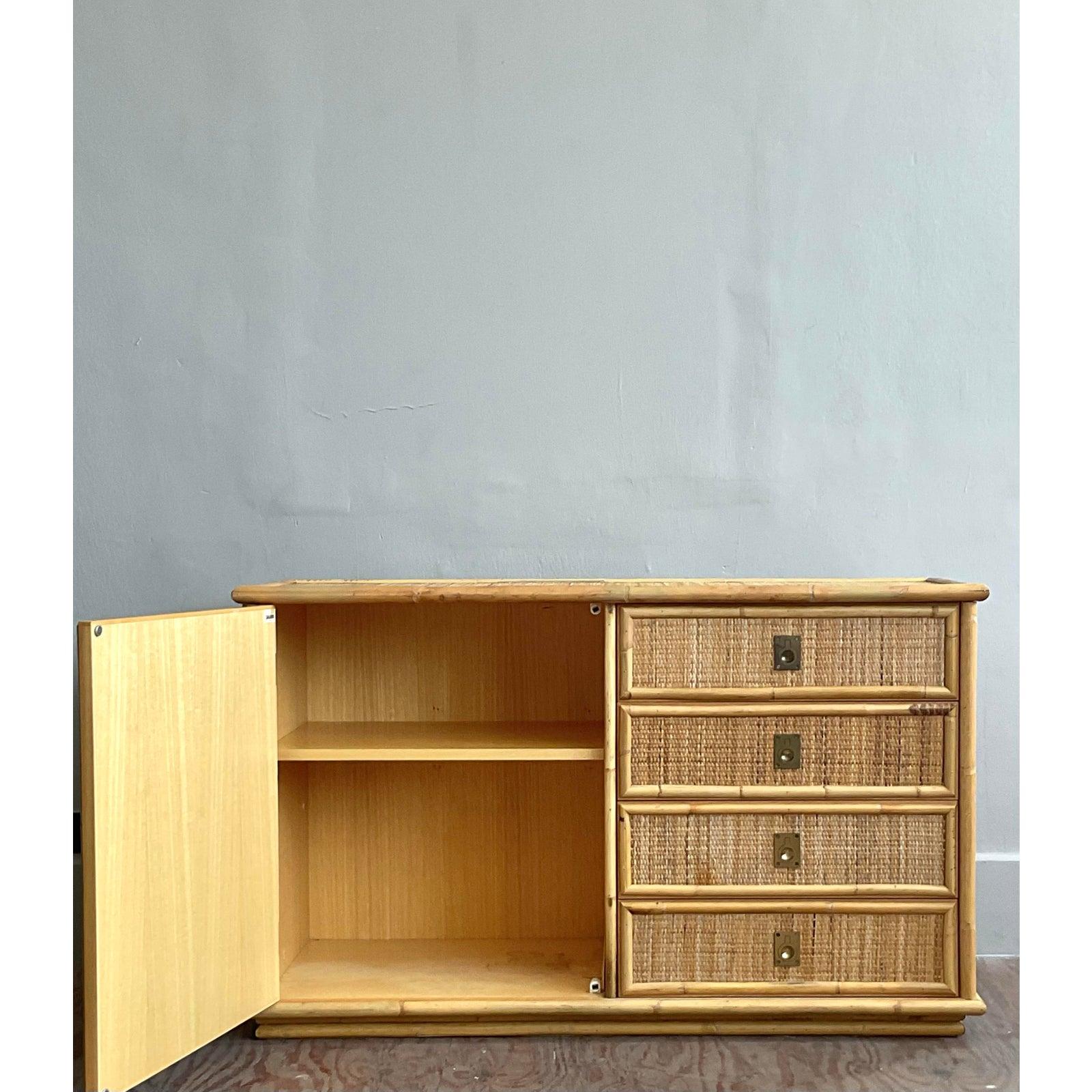 XX secolo Credenza vintage in rattan intrecciato Dal Vera in vendita