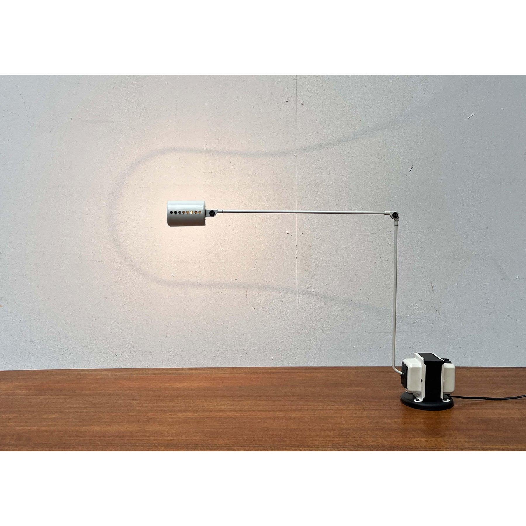 Italiano Lampada da tavolo Daphine Classic Vintage Italian Lamp di Tommaso Cimini per Lumina, anni '70 in vendita