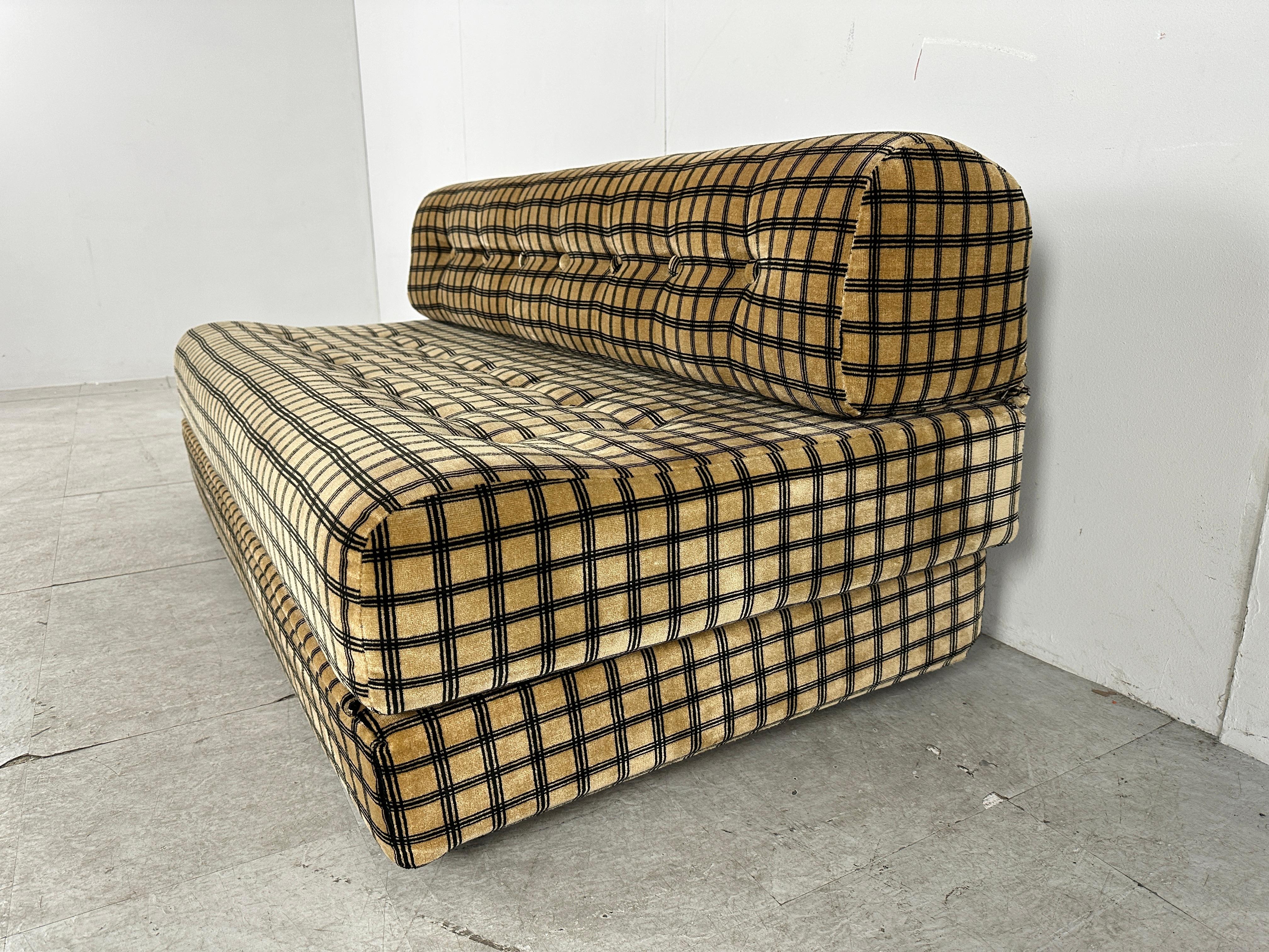 Fabric Vintage italian daybed, 1970s