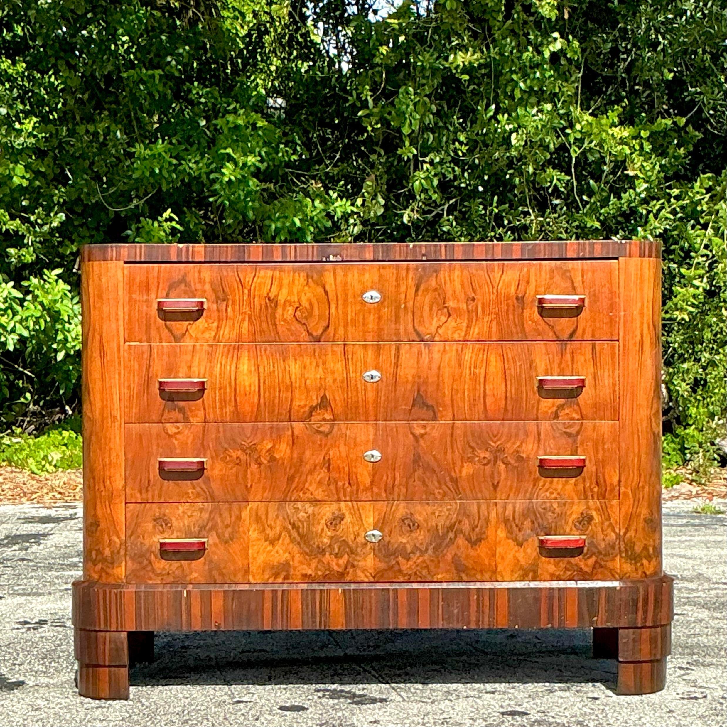 Vintage Italian Deco Burl Wood Kommode von Schubladen im Zustand „Gut“ im Angebot in west palm beach, FL