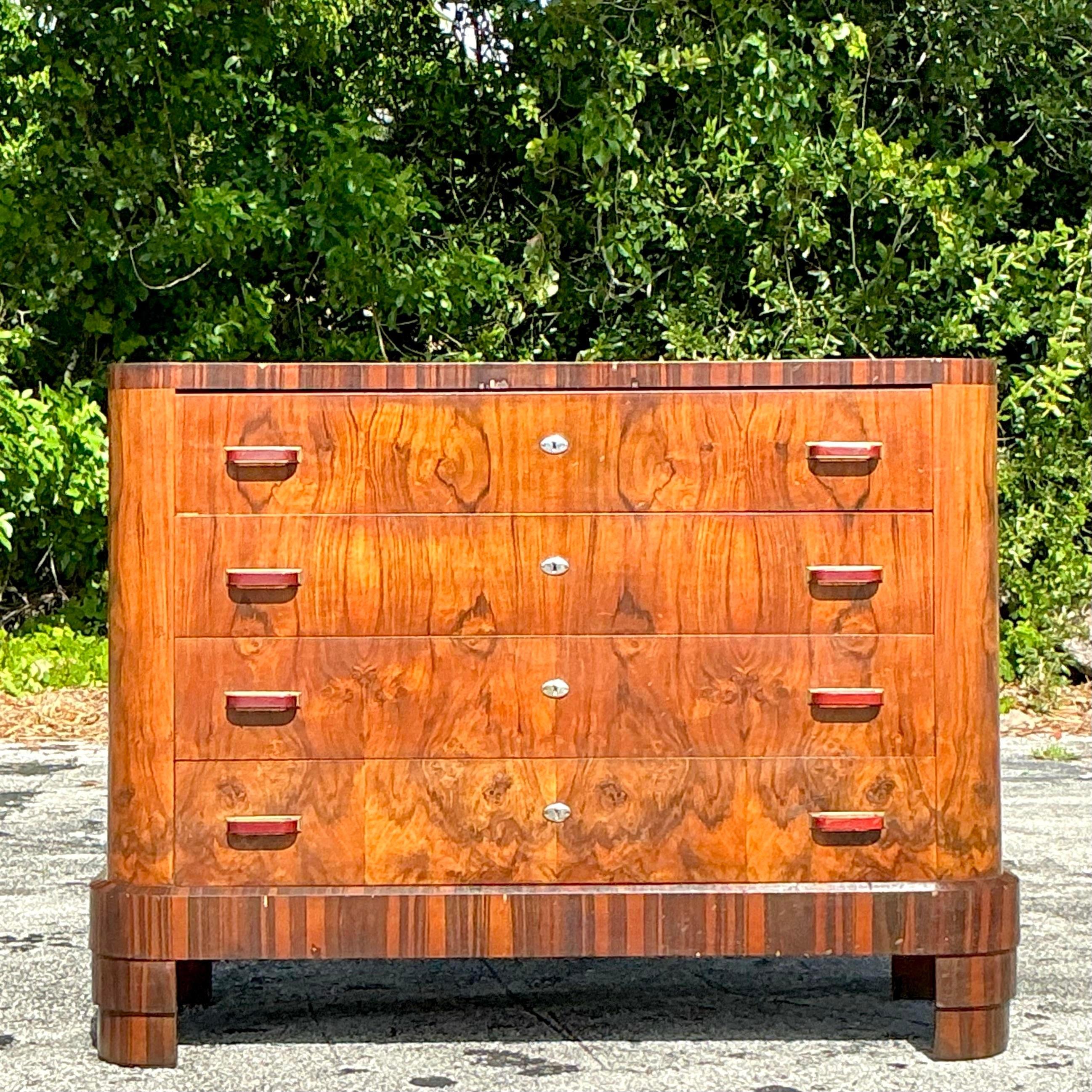Vintage Italian Deco Burl Wood Kommode von Schubladen (Metall) im Angebot