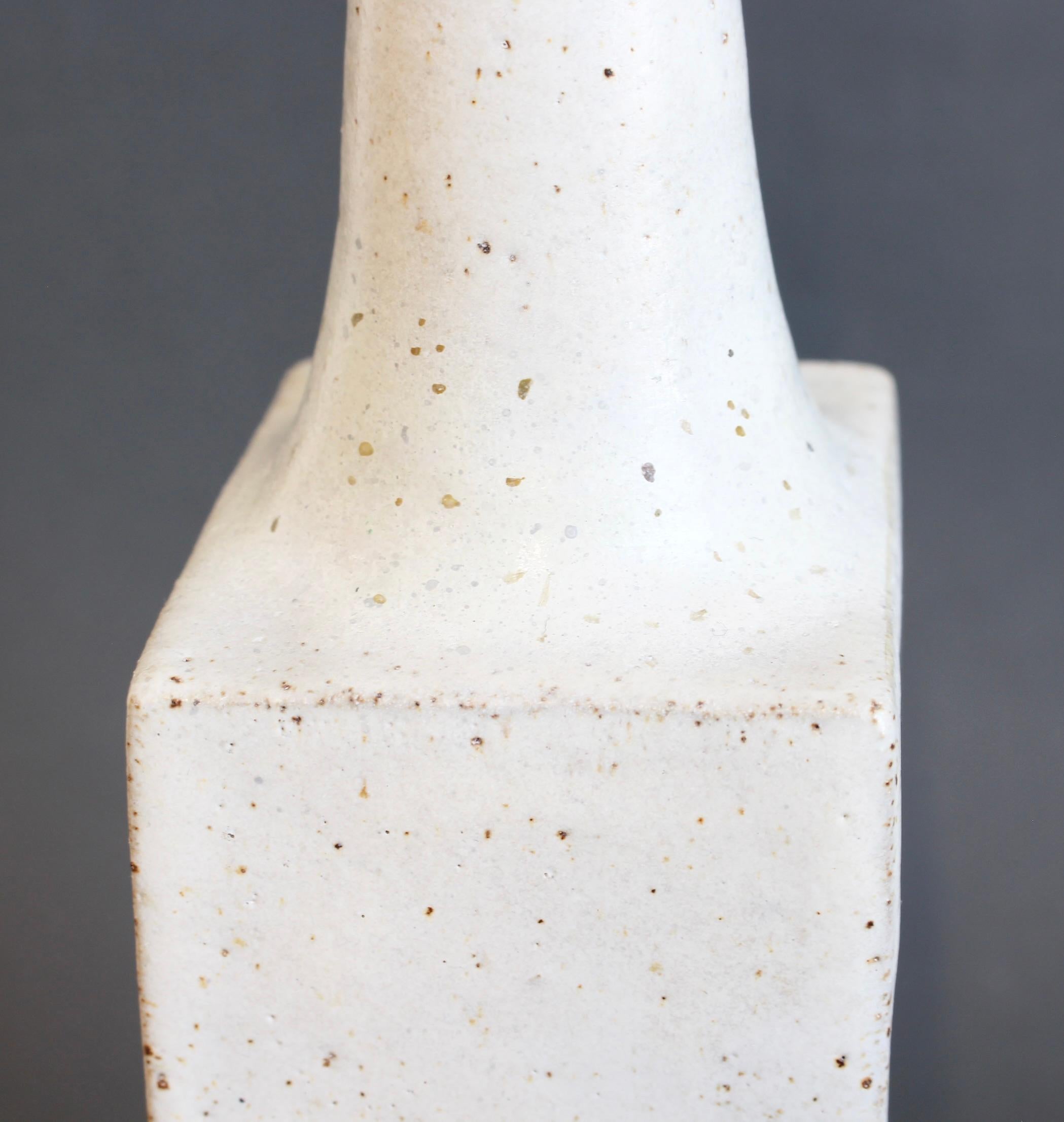 Bottiglia decorativa italiana d'epoca in ceramica di Bruno Gambone (circa anni '80) in vendita 13