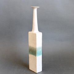 Botella de cerámica decorativa italiana vintage de Bruno Gambone (hacia la década de 1980)