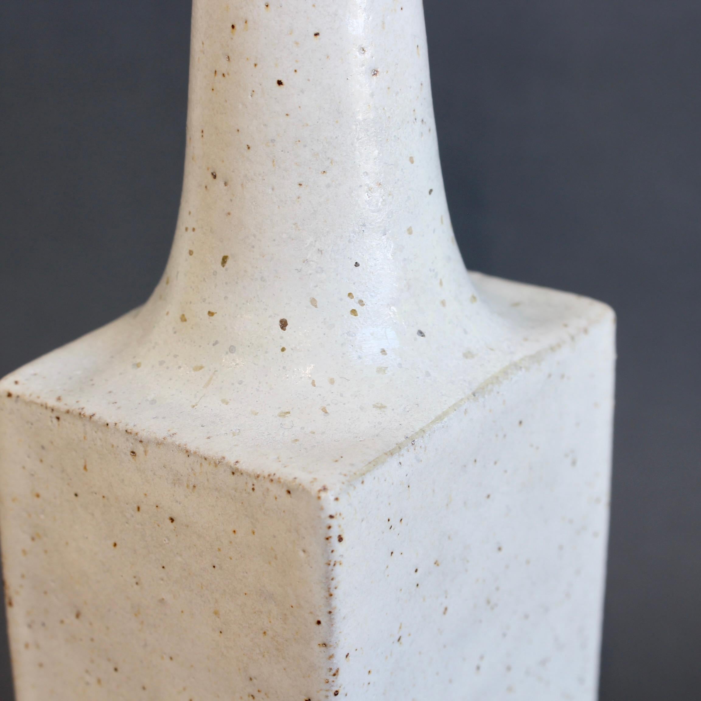 Bottiglia decorativa italiana d'epoca in ceramica di Bruno Gambone (circa anni '80) in vendita 14