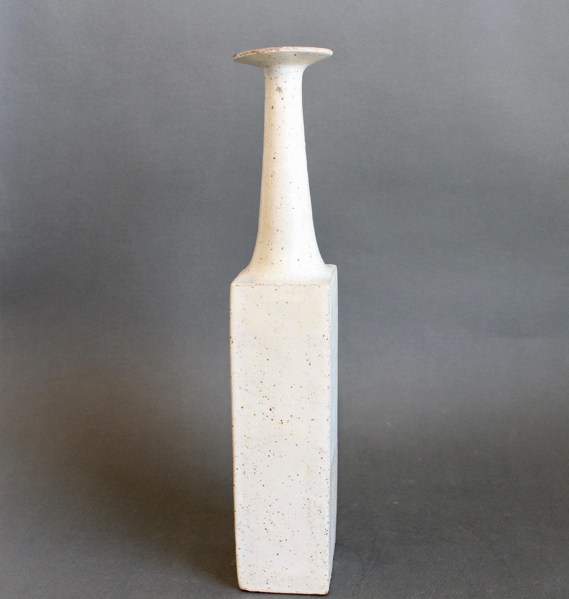 Fine XX secolo Bottiglia decorativa italiana d'epoca in ceramica di Bruno Gambone (circa anni '80) in vendita