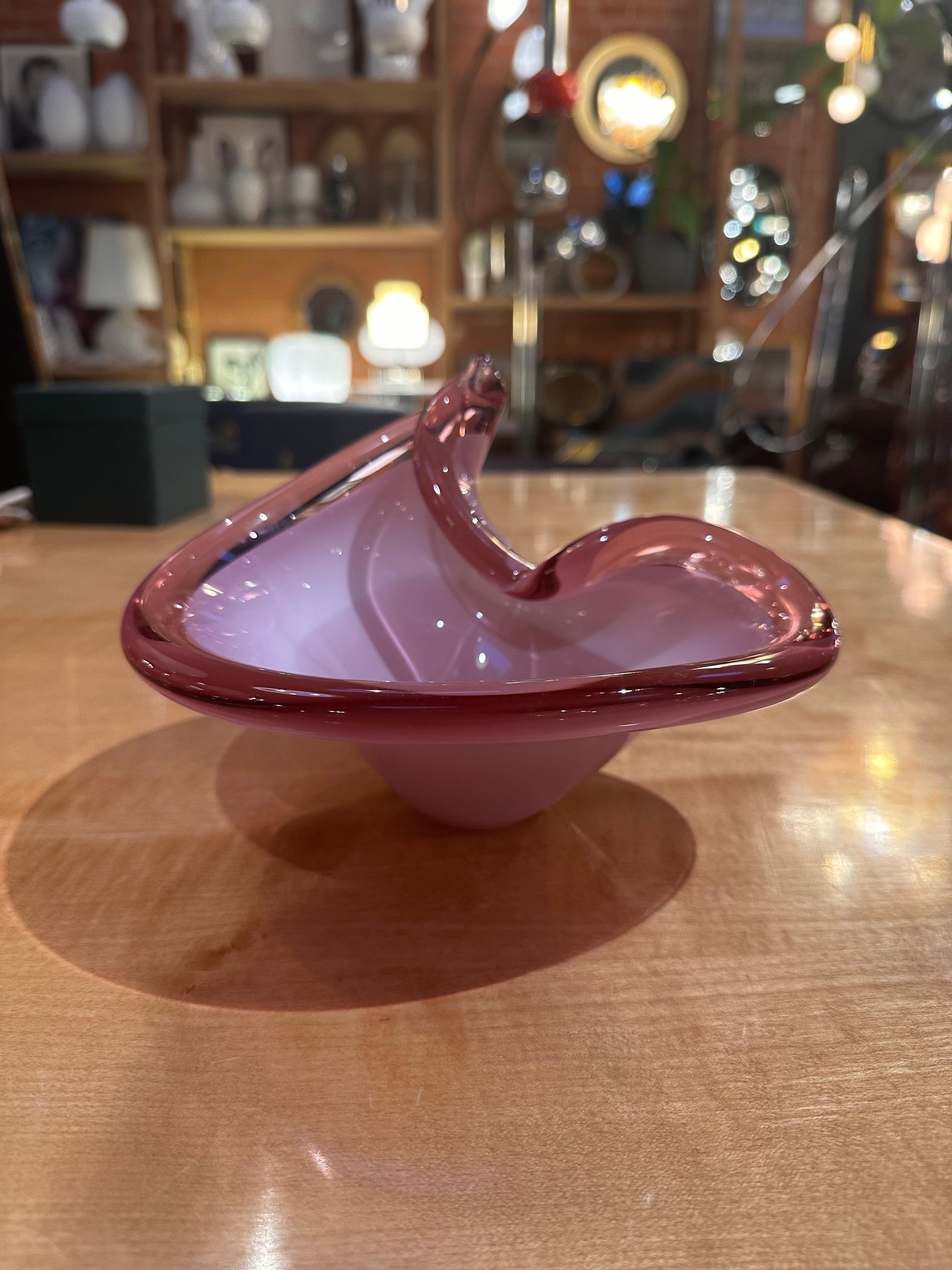 Mid-Century Modern Vintage Italian Decorative Pink Bowl 1980s For Sale