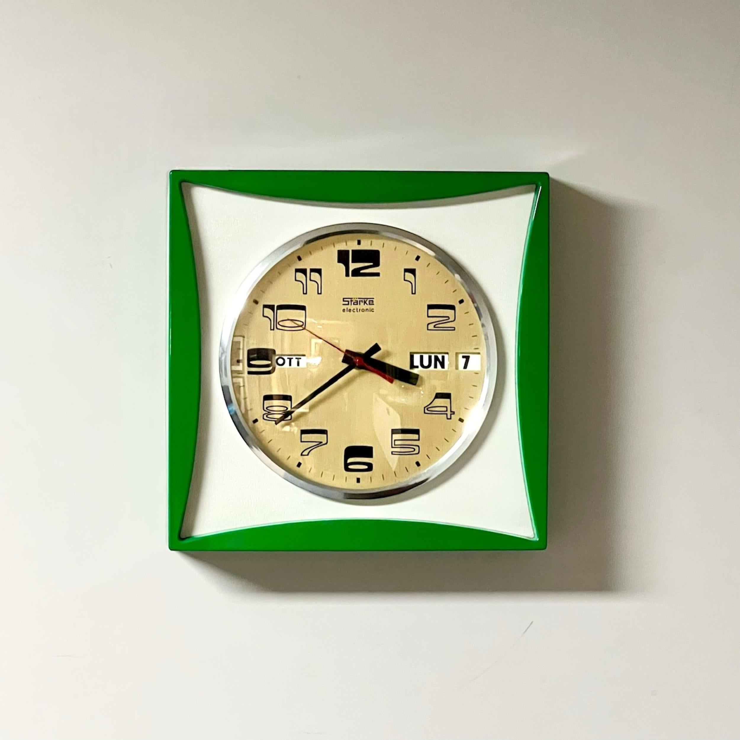 Vintage Italian Design Clock with Flip Calendar - Space Age 60s 70s Decor 2