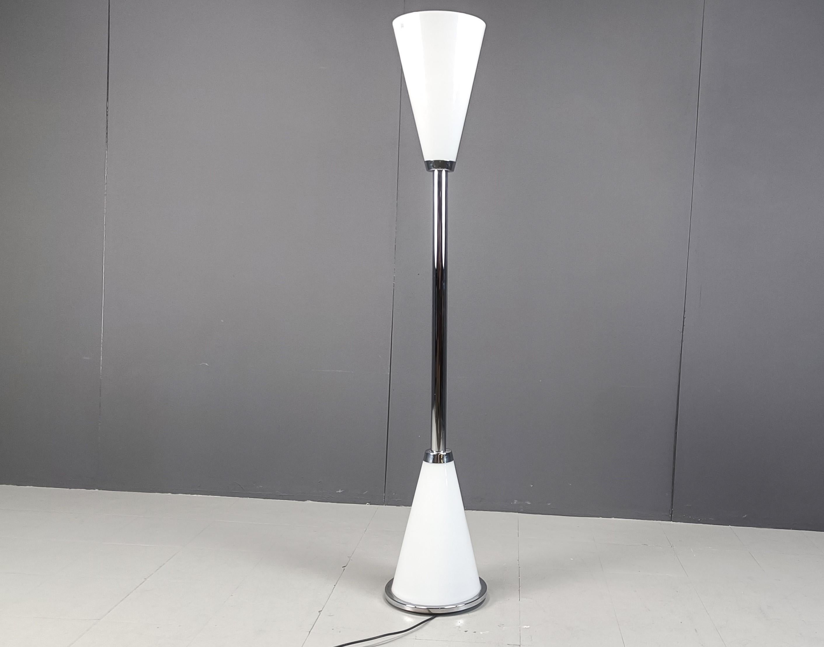 Vintage italian design floor lamp, 1990s In Good Condition For Sale In Leuven, Vlaams Gewest