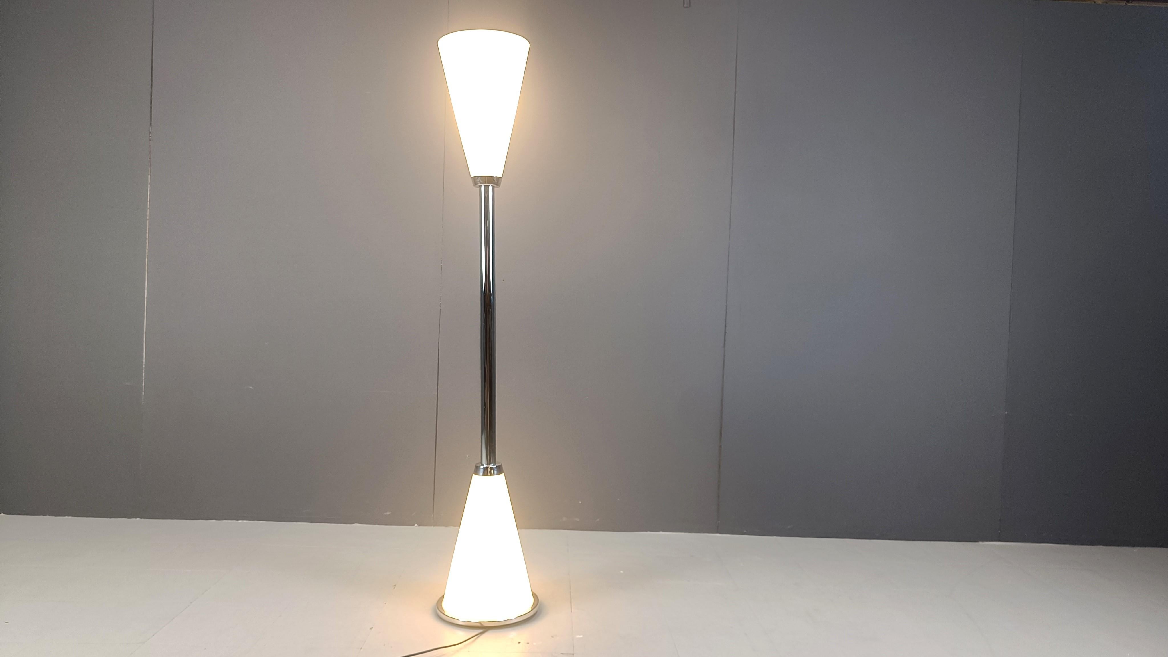 Vintage italian design floor lamp, 1990s For Sale 1