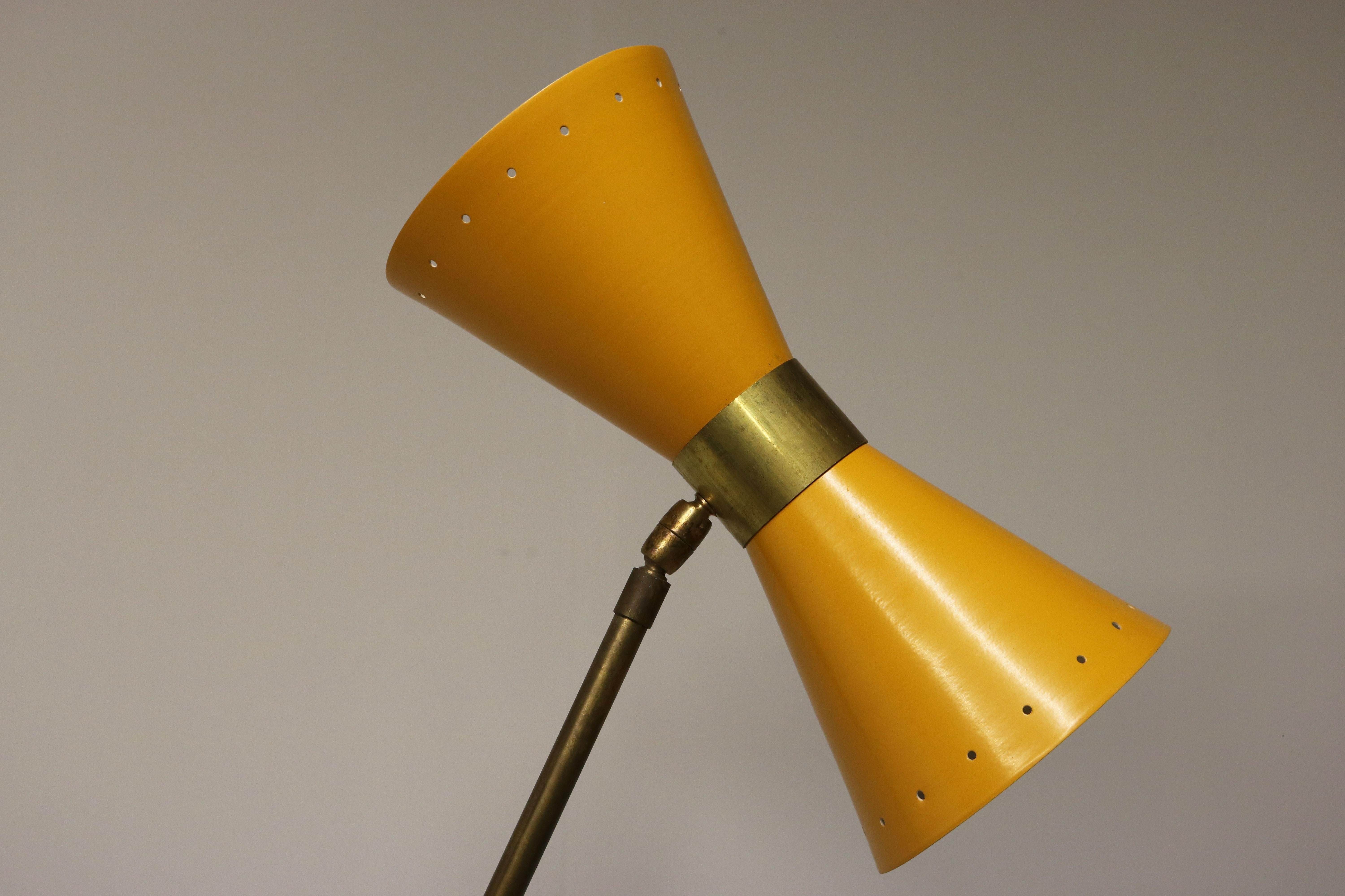 Vintage Italian Design Floor Lamp Brass Yellow Diabolo 1950 Stilnovo Style In Good Condition In Ijzendijke, NL