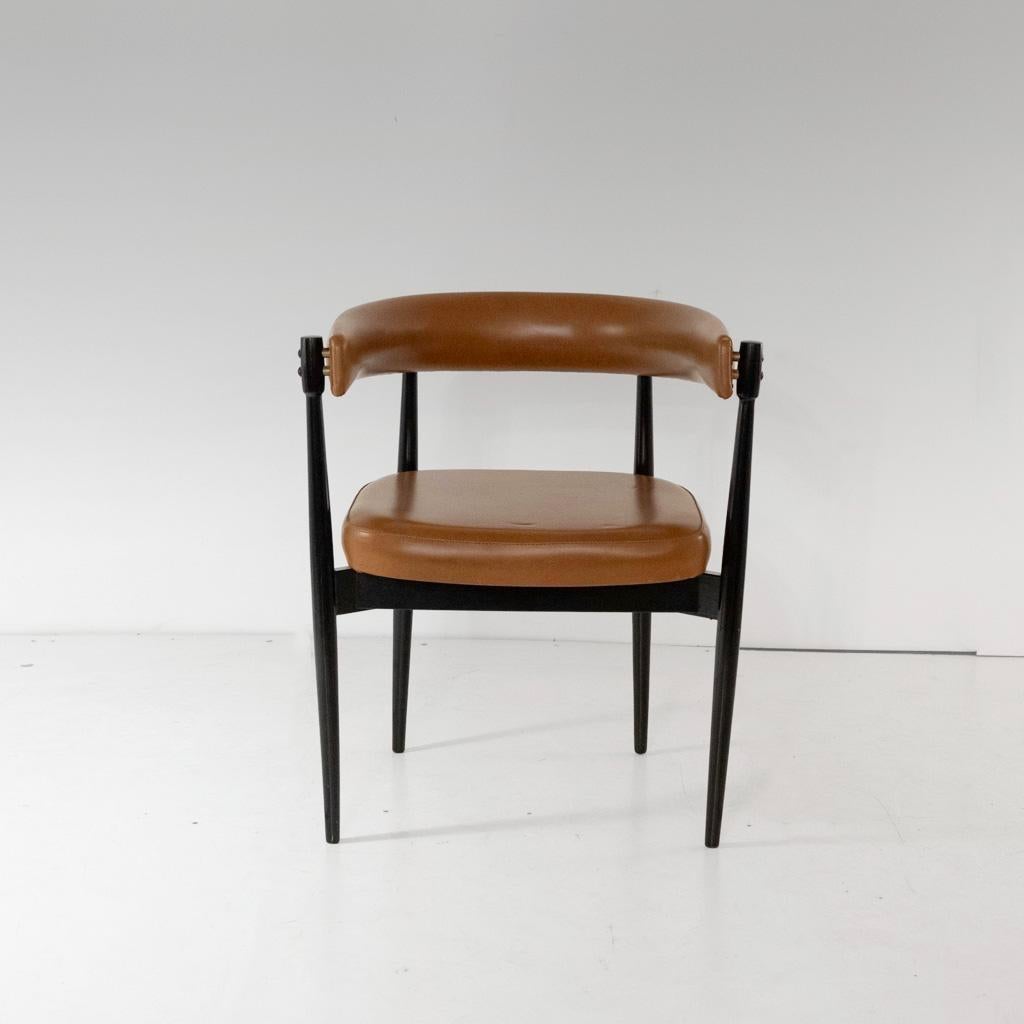 1950s Vintage Italian Design Bürostuhl, Design Flam Sansoni für A. Dal Vera e Figli

Ein elegantes Beispiel für italienisches Design aus der Mitte des Jahrhunderts,  1959 von Flam Sansoni für den renommierten Hersteller A. Dal Vera & Figli