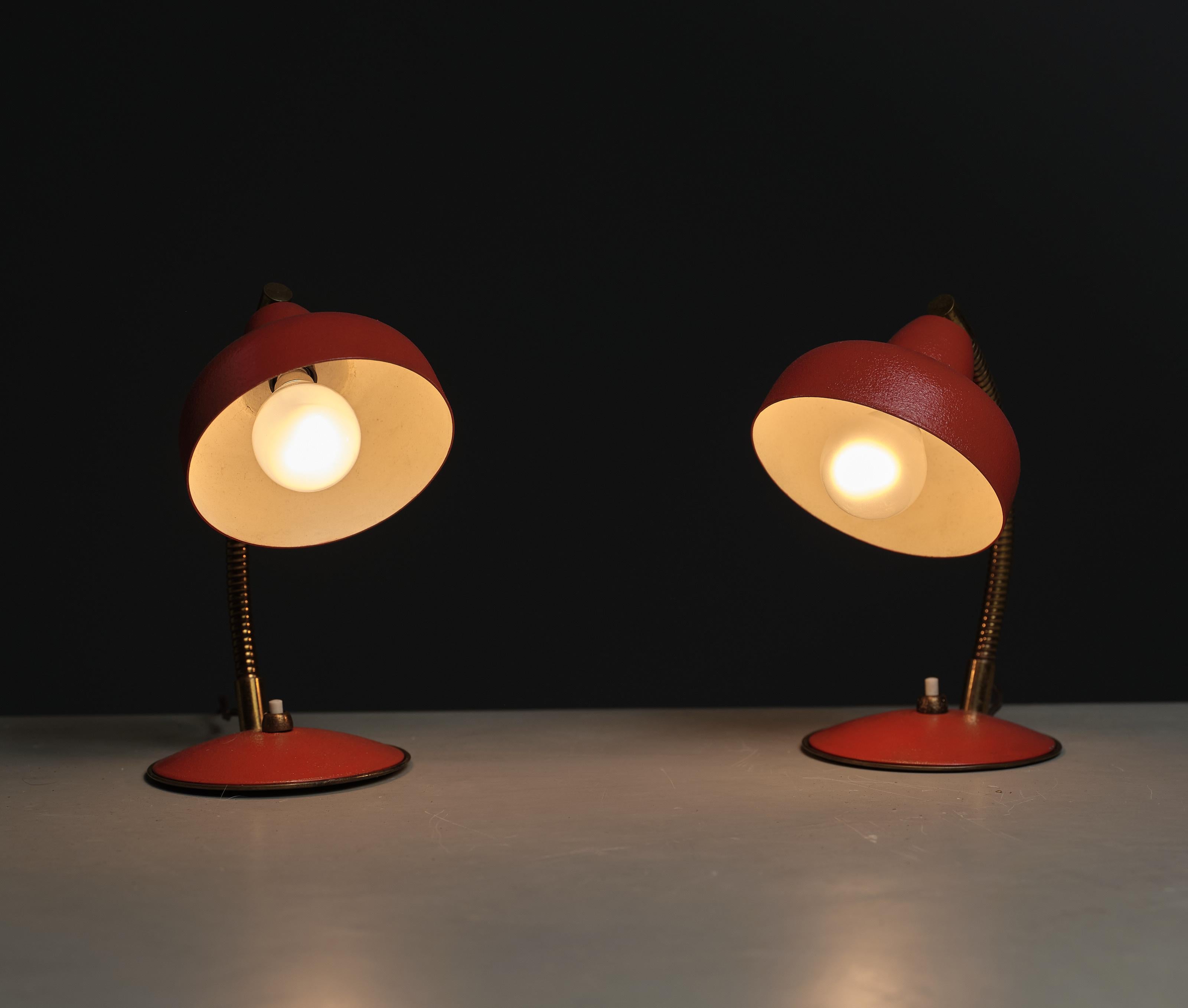 Vintage Italian Design Table Lamps - Pair of Coral Coloured Abat Jours 1950s In Good Condition For Sale In Rome, IT