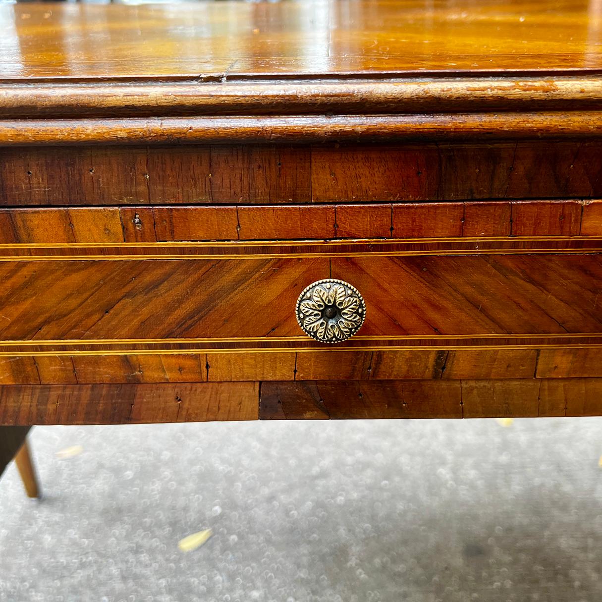 Vintage Italian Desk In Good Condition For Sale In New York, NY
