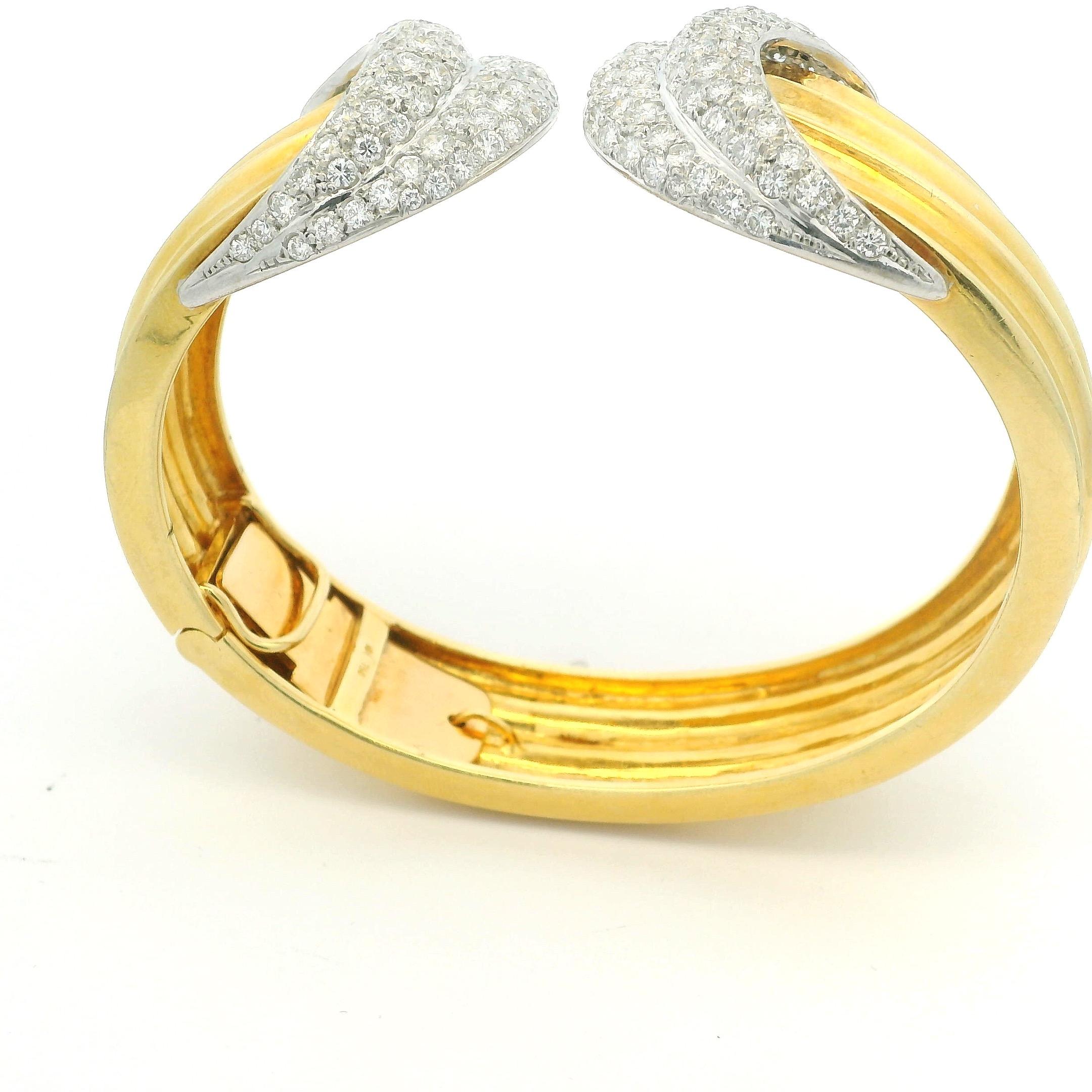 Vintage Italian Diamond Bangle in 18K Gold and Platinum, 4.5 Carat, 1980s For Sale 6