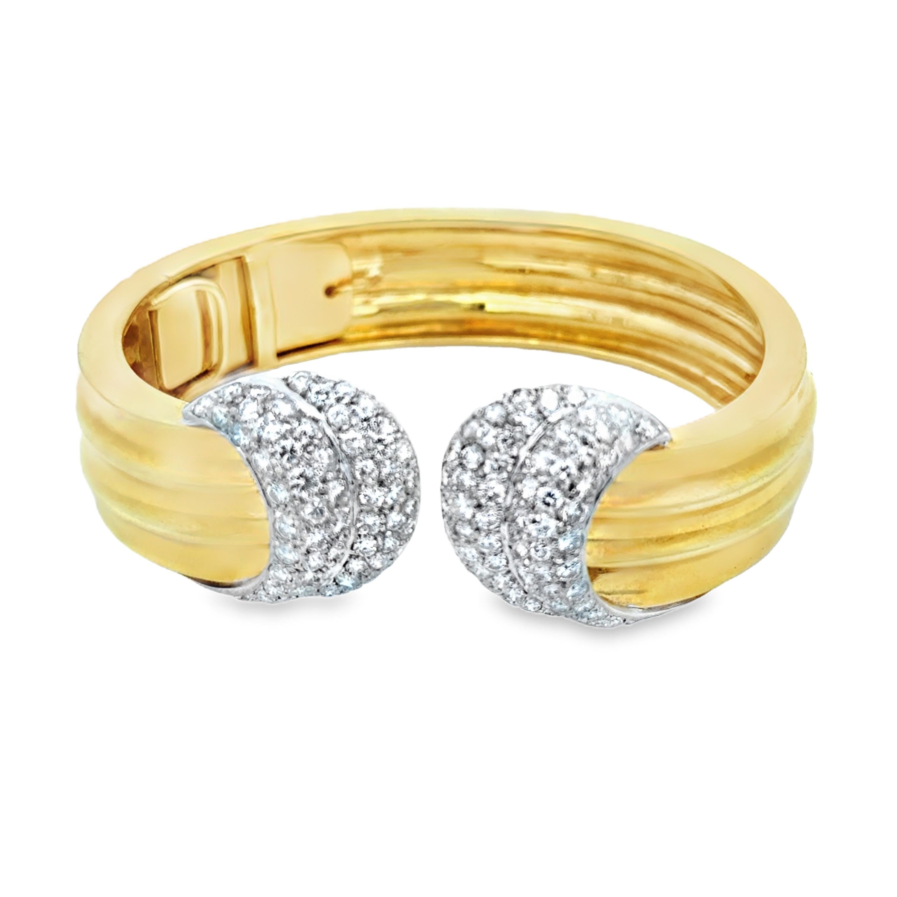 Women's or Men's Vintage Italian Diamond Bangle in 18K Gold and Platinum, 4.5 Carat, 1980s For Sale